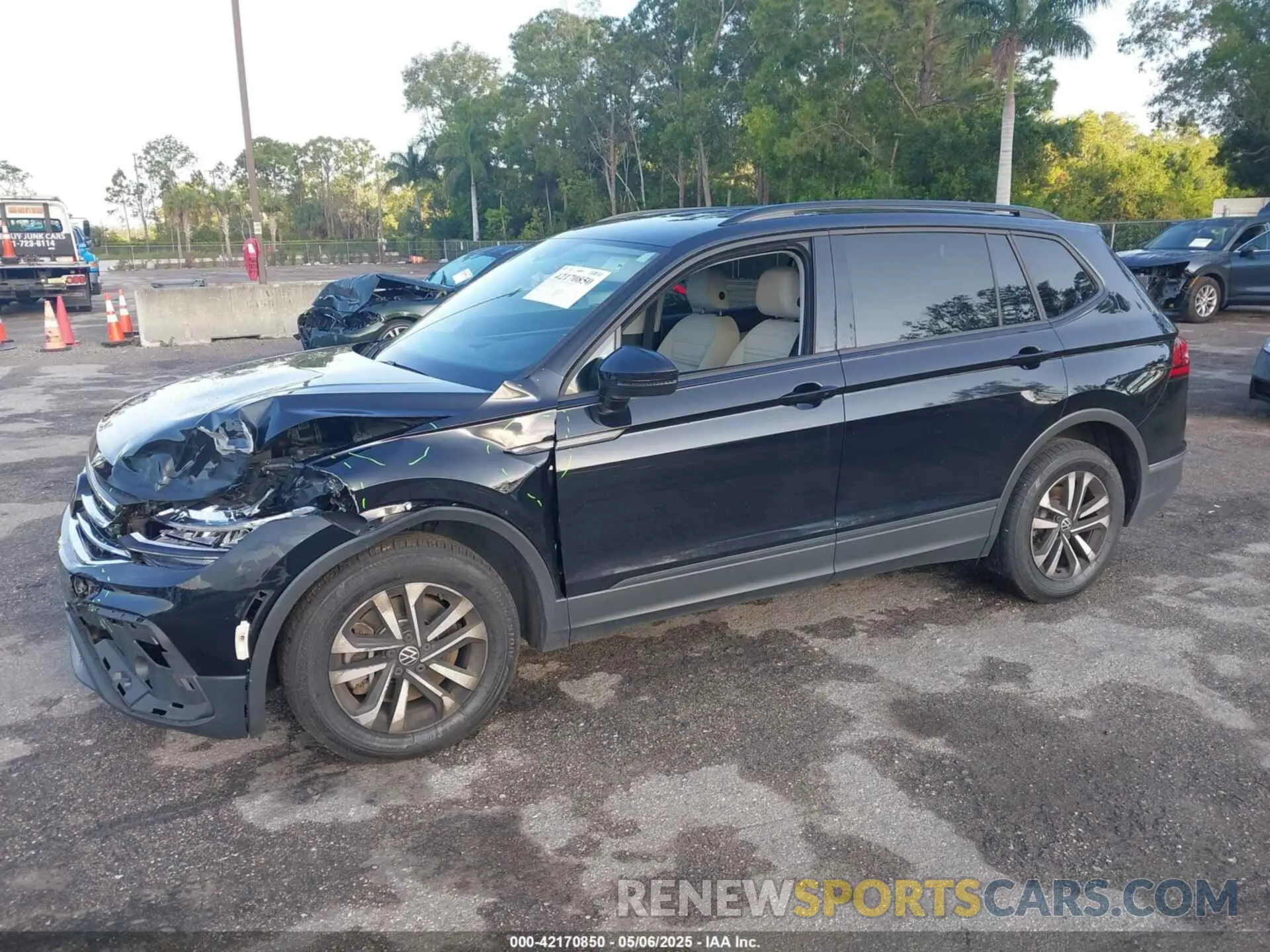 2 Фотография поврежденного автомобиля 3VVRB7AX1PM088491 VOLKSWAGEN TIGUAN 2023
