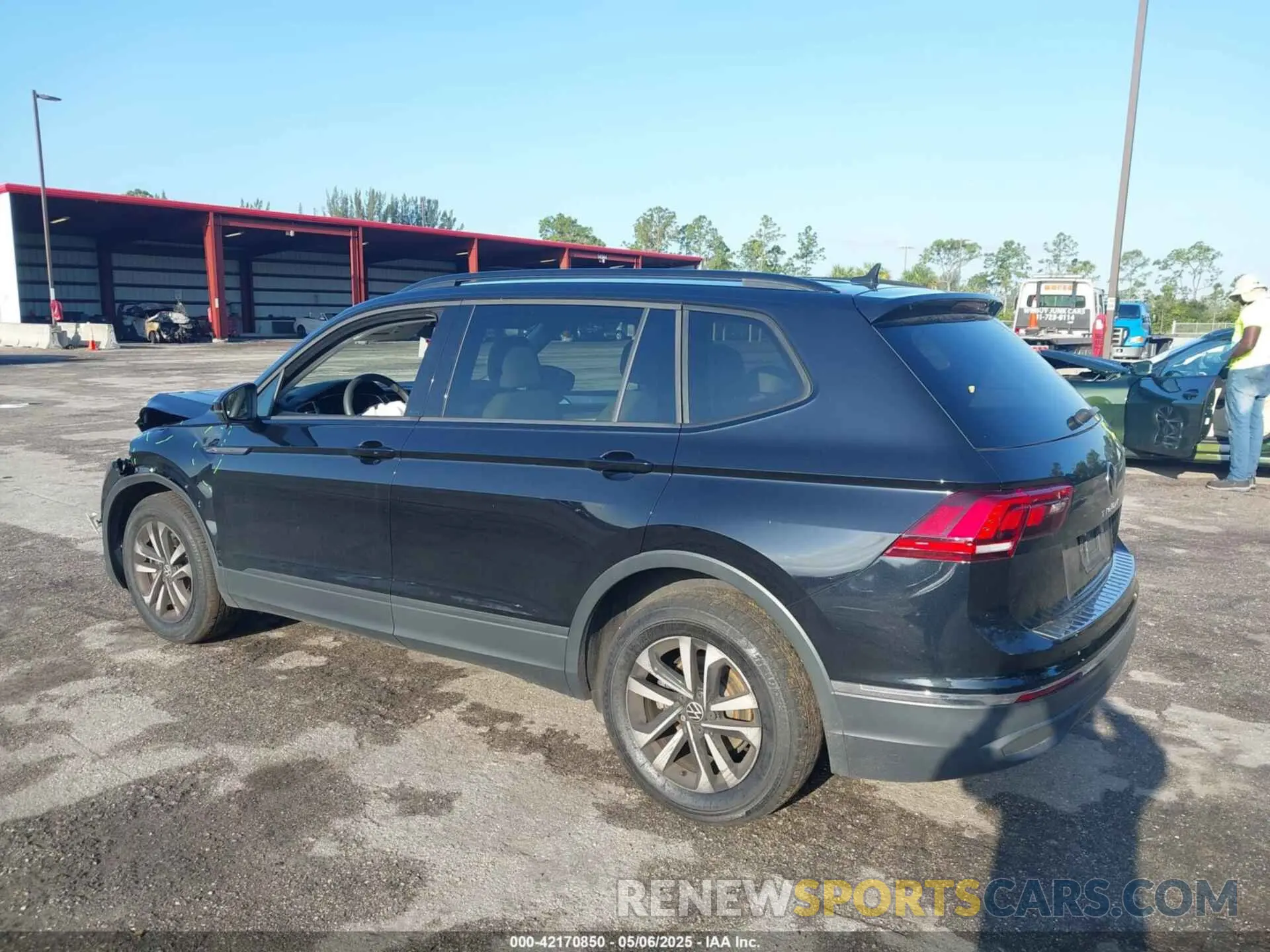 3 Фотография поврежденного автомобиля 3VVRB7AX1PM088491 VOLKSWAGEN TIGUAN 2023