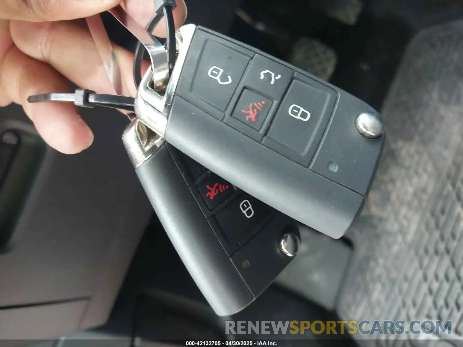 11 Photograph of a damaged car 3VVRB7AX4PM015440 VOLKSWAGEN TIGUAN 2023