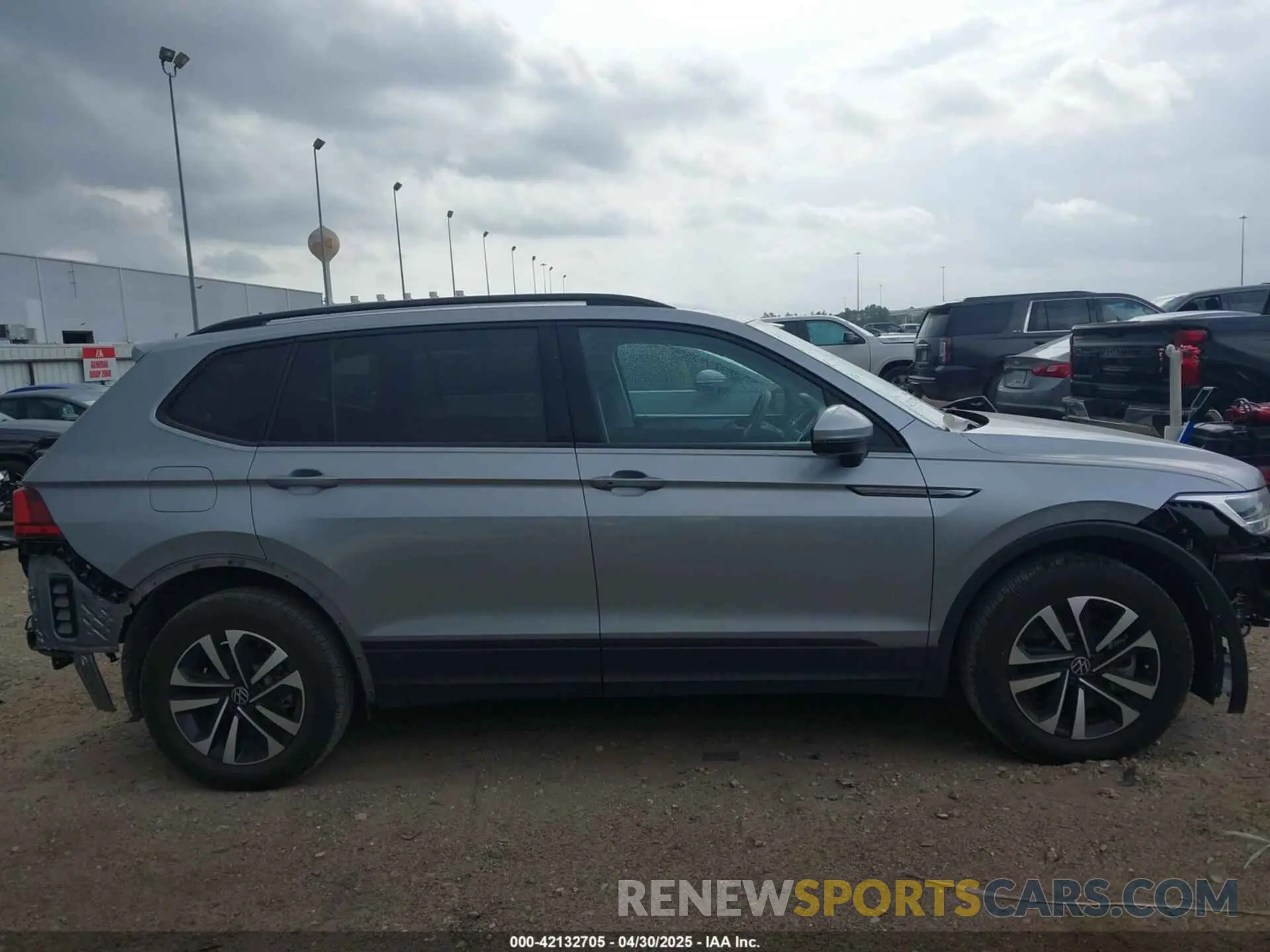 14 Photograph of a damaged car 3VVRB7AX4PM015440 VOLKSWAGEN TIGUAN 2023