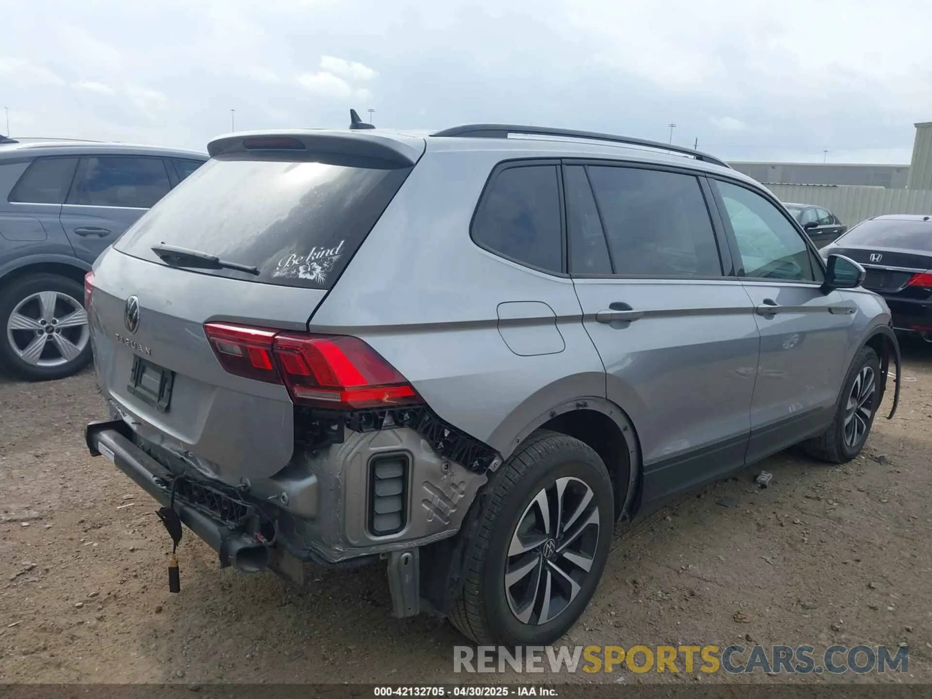 4 Photograph of a damaged car 3VVRB7AX4PM015440 VOLKSWAGEN TIGUAN 2023