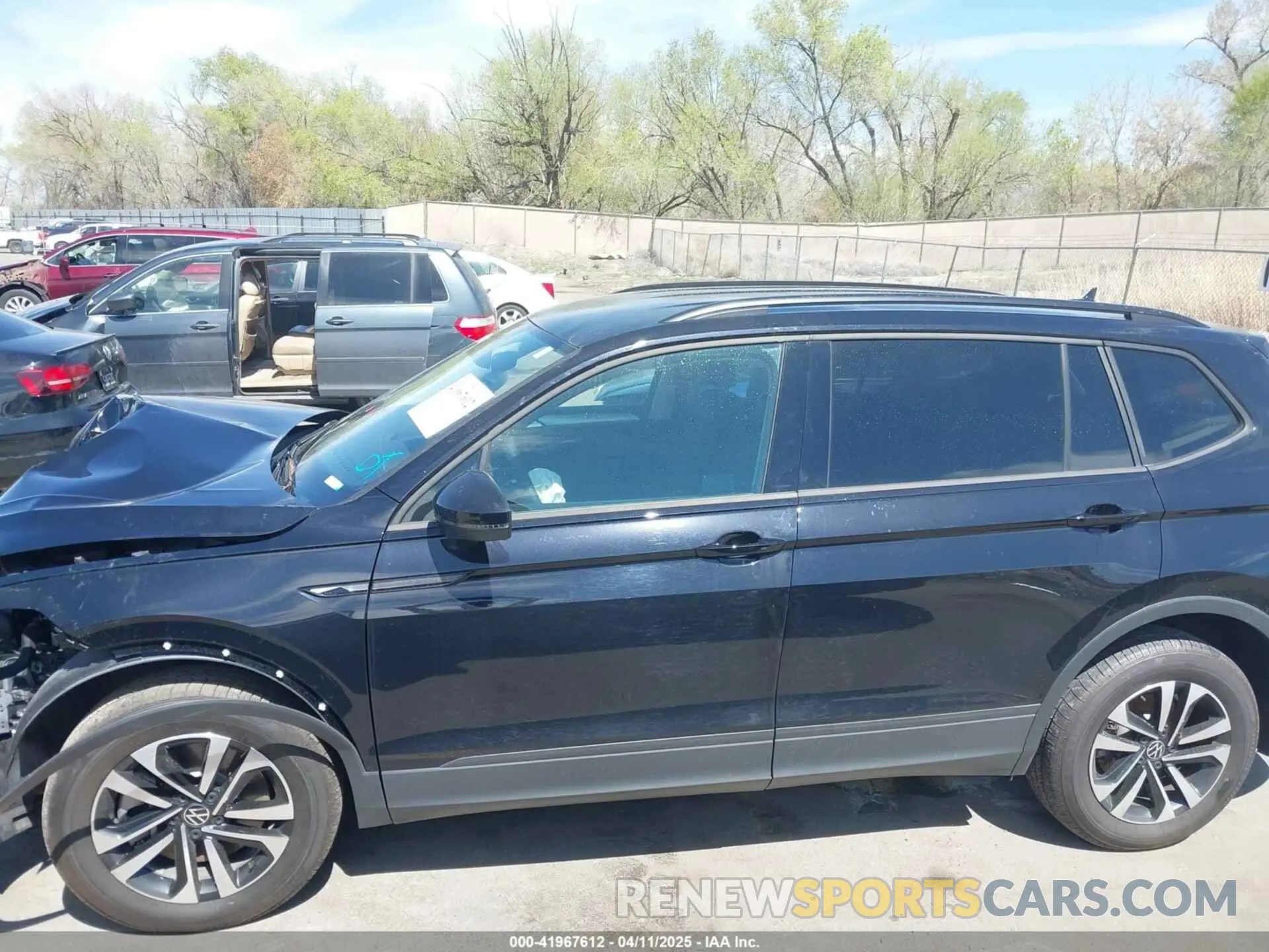 14 Photograph of a damaged car 3VVRB7AX4PM072320 VOLKSWAGEN TIGUAN 2023