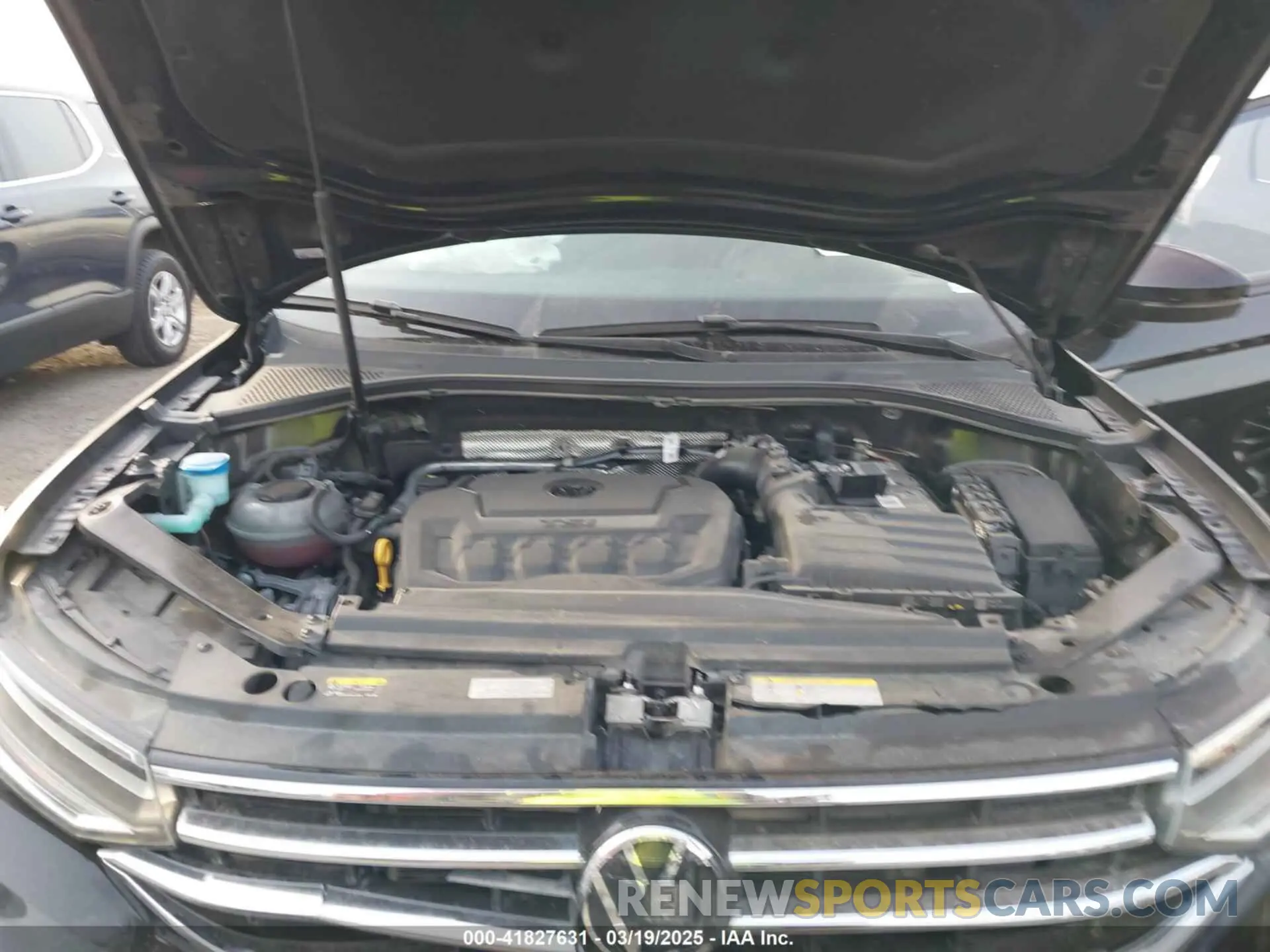 10 Photograph of a damaged car 3VVRB7AX7PM036833 VOLKSWAGEN TIGUAN 2023