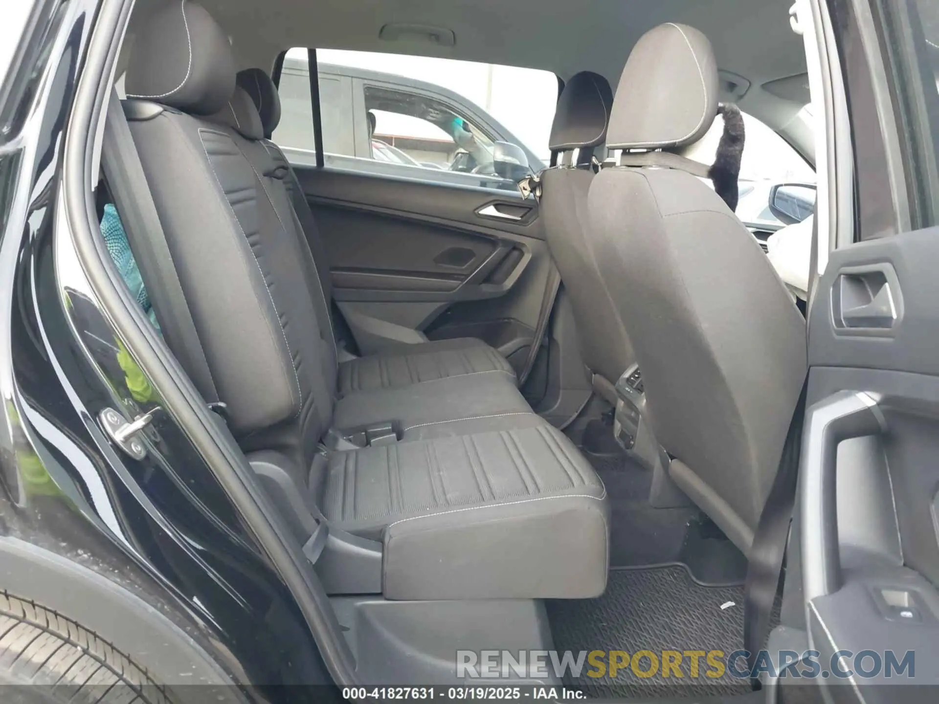 8 Photograph of a damaged car 3VVRB7AX7PM036833 VOLKSWAGEN TIGUAN 2023