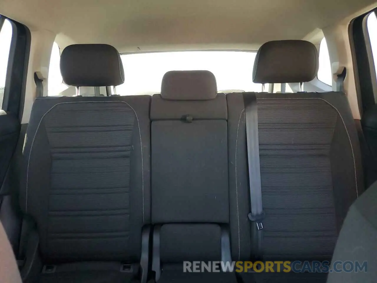 10 Фотография поврежденного автомобиля 3VVRB7AX7PM039327 VOLKSWAGEN TIGUAN 2023