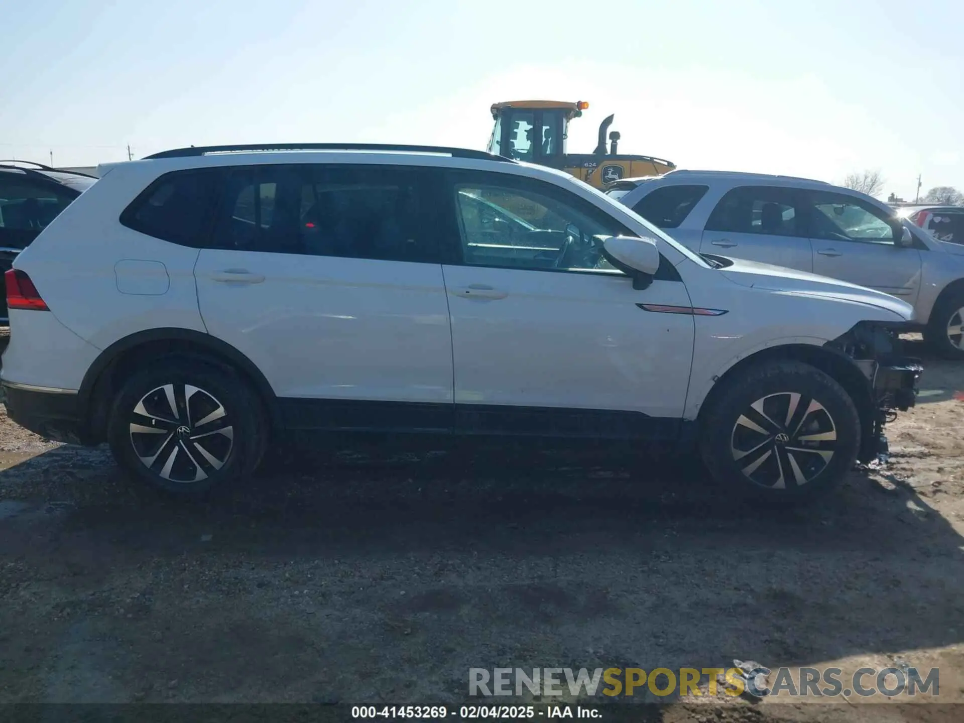 14 Photograph of a damaged car 3VVRB7AX7PM076426 VOLKSWAGEN TIGUAN 2023