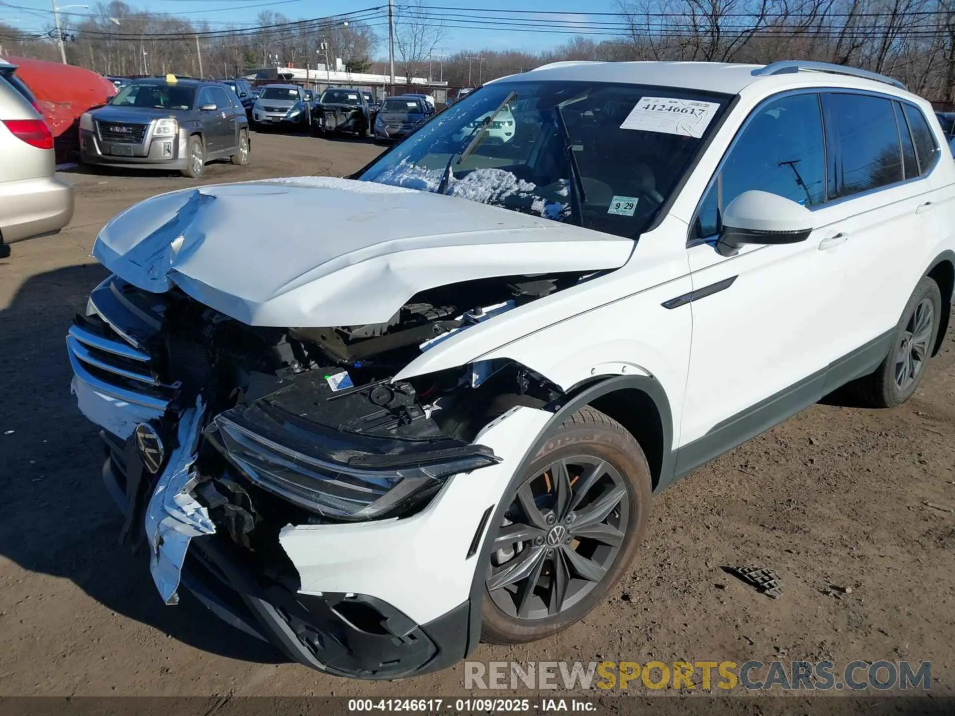 17 Photograph of a damaged car 3VV2B7AX3RM099996 VOLKSWAGEN TIGUAN 2024