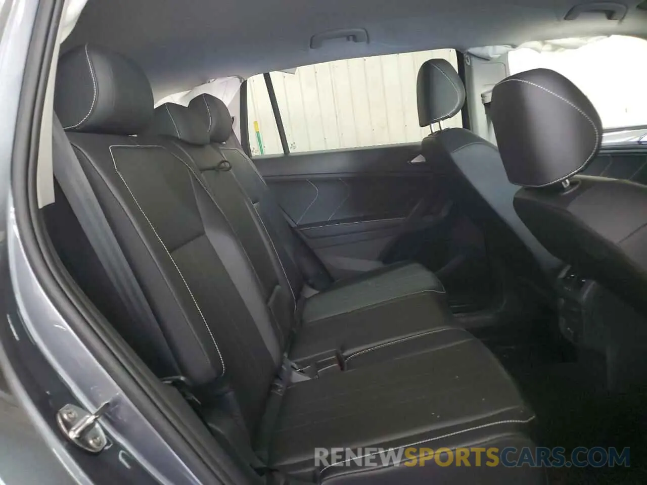10 Photograph of a damaged car 3VV2B7AX3RM194106 VOLKSWAGEN TIGUAN 2024