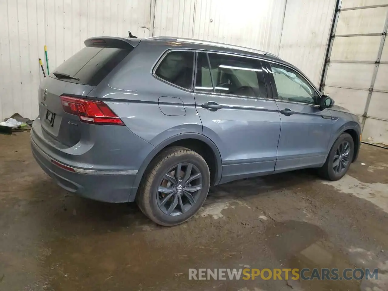 3 Photograph of a damaged car 3VV2B7AX3RM194106 VOLKSWAGEN TIGUAN 2024