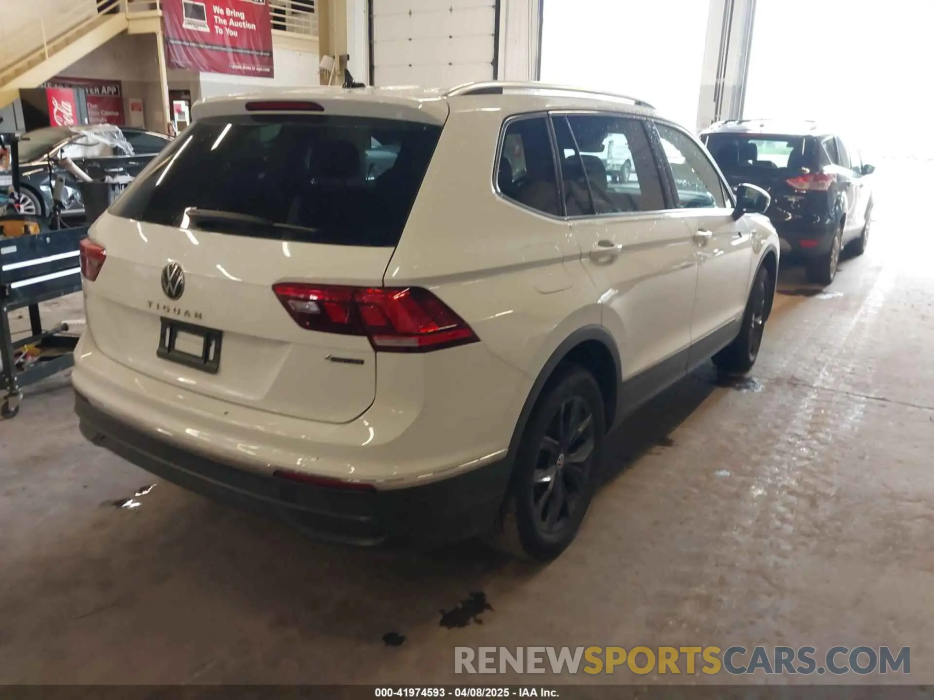 4 Photograph of a damaged car 3VV2B7AX7RM034374 VOLKSWAGEN TIGUAN 2024