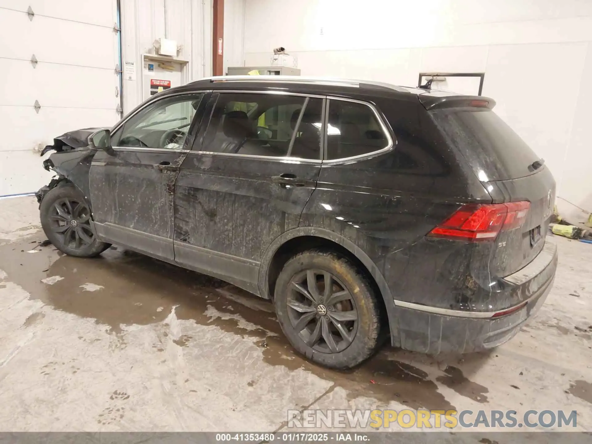 3 Фотография поврежденного автомобиля 3VV2B7AX7RM043477 VOLKSWAGEN TIGUAN 2024