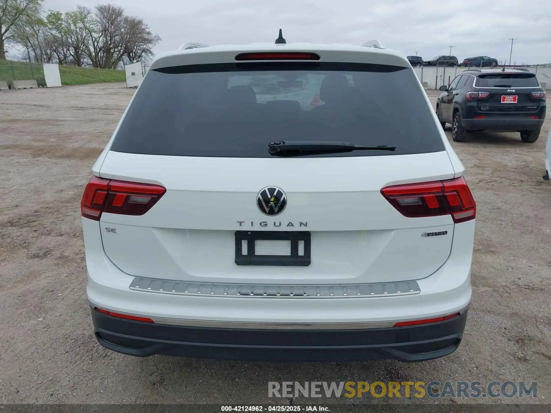 16 Photograph of a damaged car 3VV2B7AX7RM053331 VOLKSWAGEN TIGUAN 2024