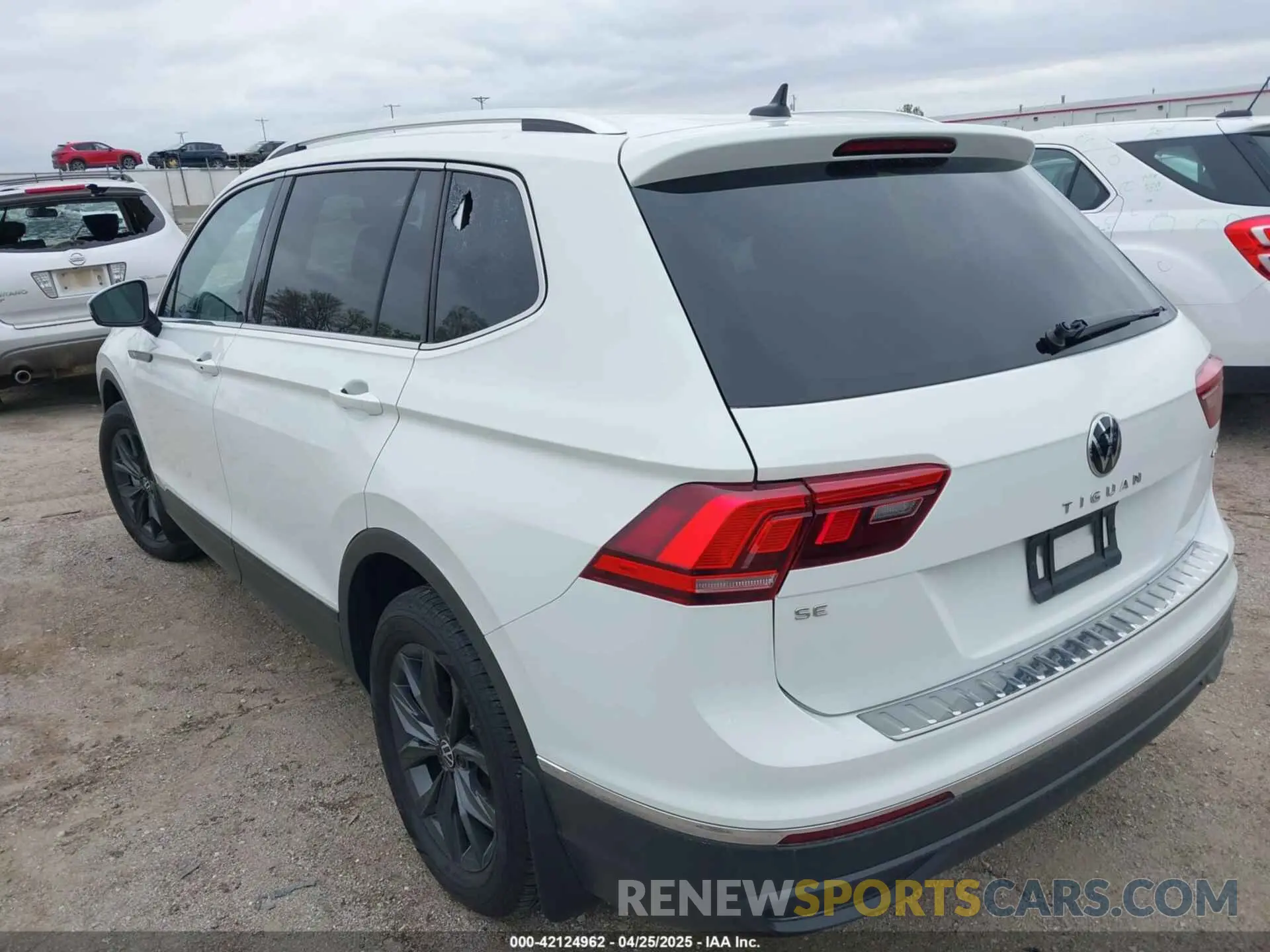 3 Photograph of a damaged car 3VV2B7AX7RM053331 VOLKSWAGEN TIGUAN 2024