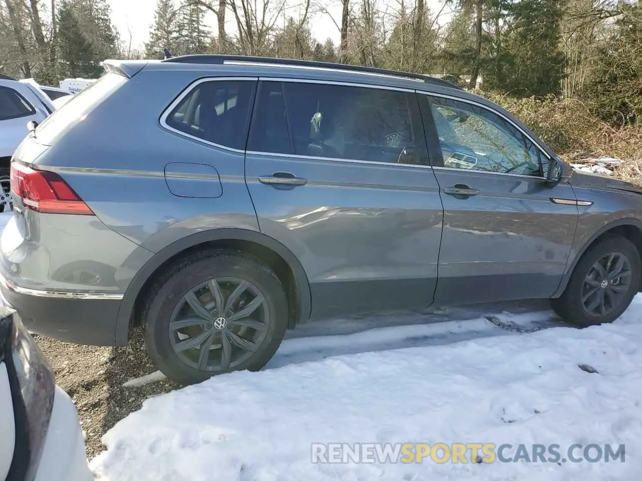 3 Photograph of a damaged car 3VV2B7AX7RM126505 VOLKSWAGEN TIGUAN 2024