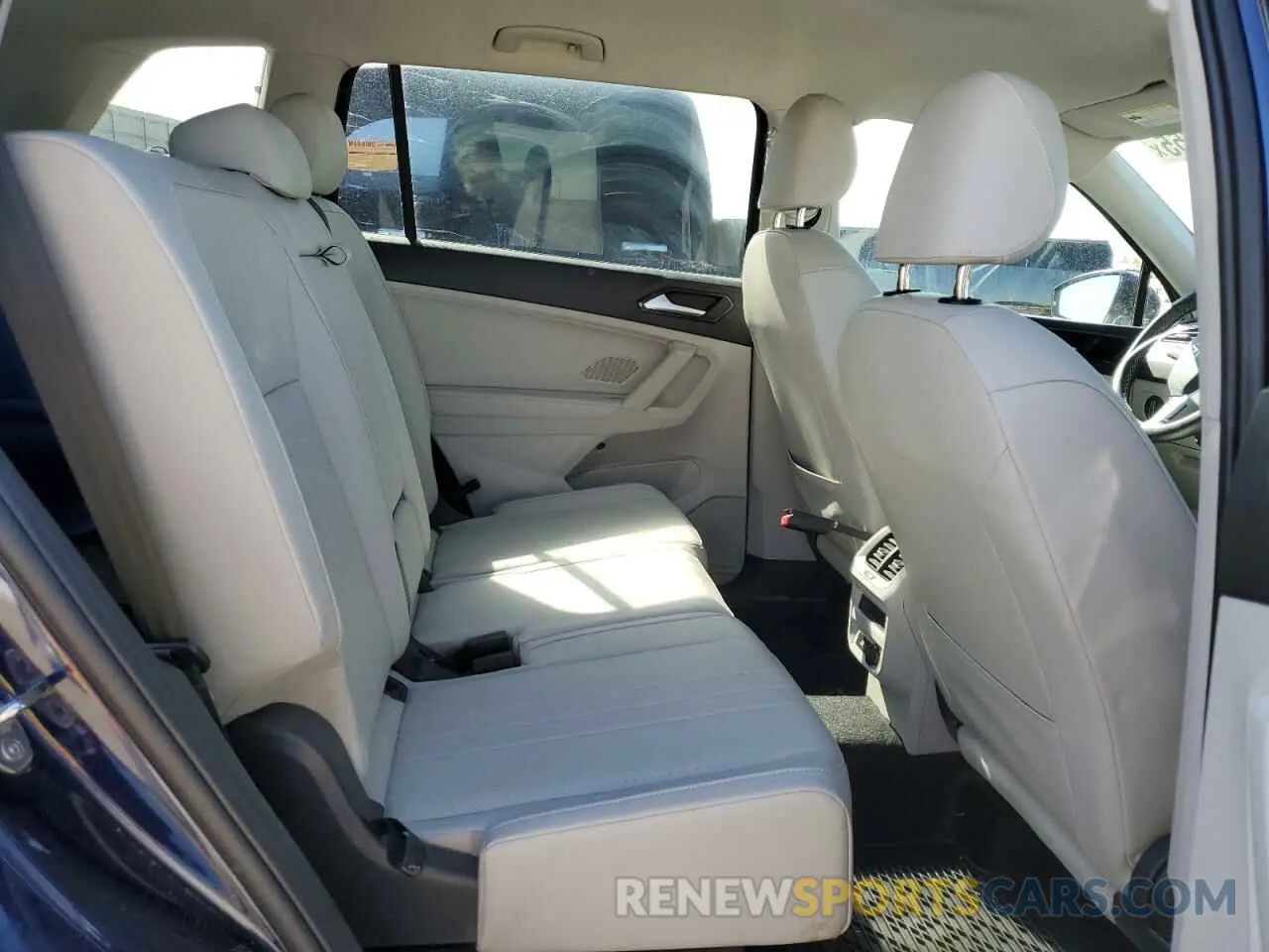 11 Photograph of a damaged car 3VV2B7AX8RM178709 VOLKSWAGEN TIGUAN 2024
