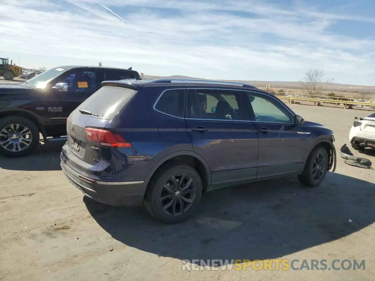 3 Photograph of a damaged car 3VV2B7AX8RM178709 VOLKSWAGEN TIGUAN 2024