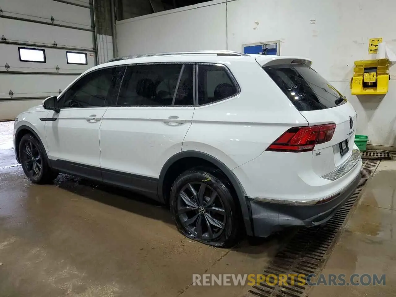 2 Фотография поврежденного автомобиля 3VV2B7AXXRM047944 VOLKSWAGEN TIGUAN 2024