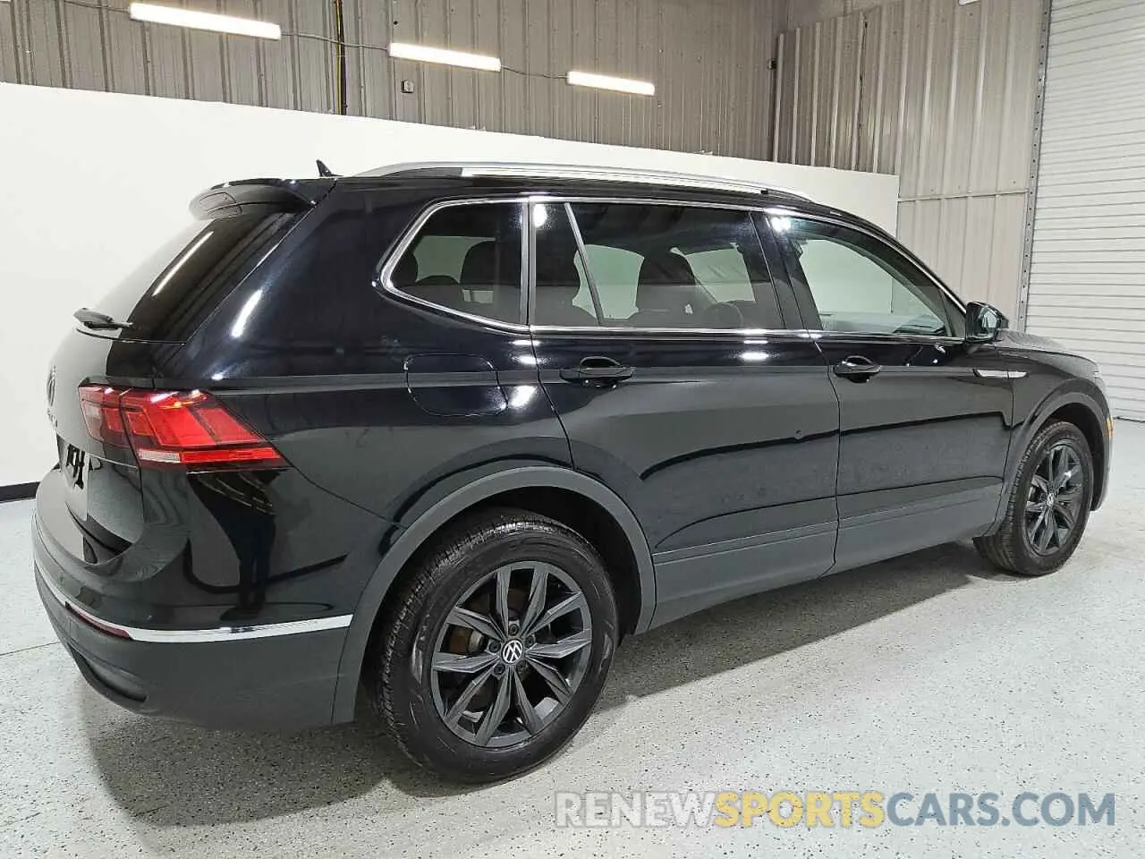 3 Photograph of a damaged car 3VV3B7AX1RM060831 VOLKSWAGEN TIGUAN 2024