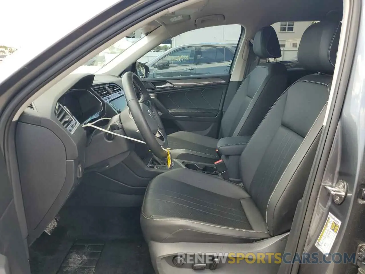 7 Photograph of a damaged car 3VV3B7AX1RM062160 VOLKSWAGEN TIGUAN 2024