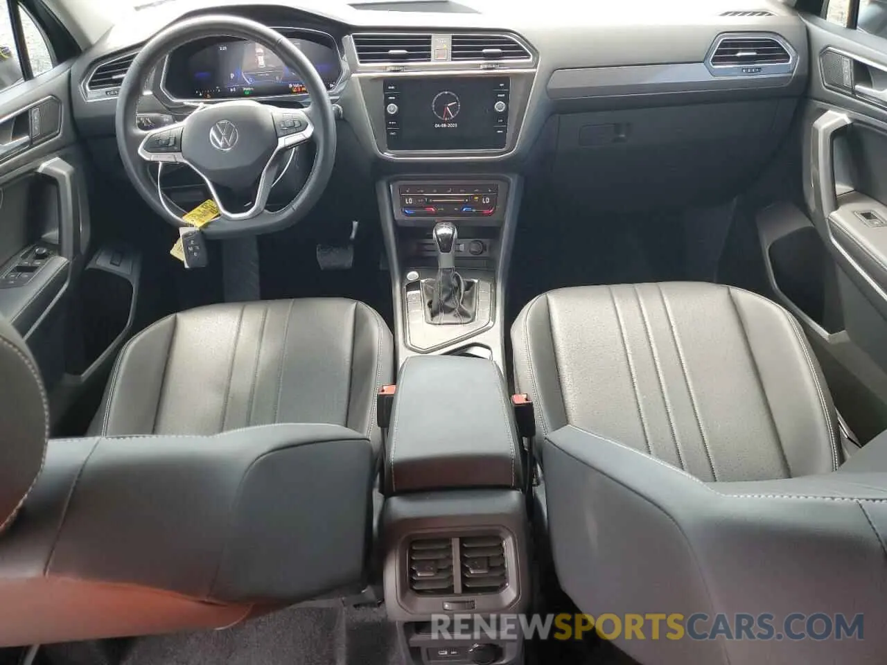 8 Photograph of a damaged car 3VV3B7AX1RM062160 VOLKSWAGEN TIGUAN 2024