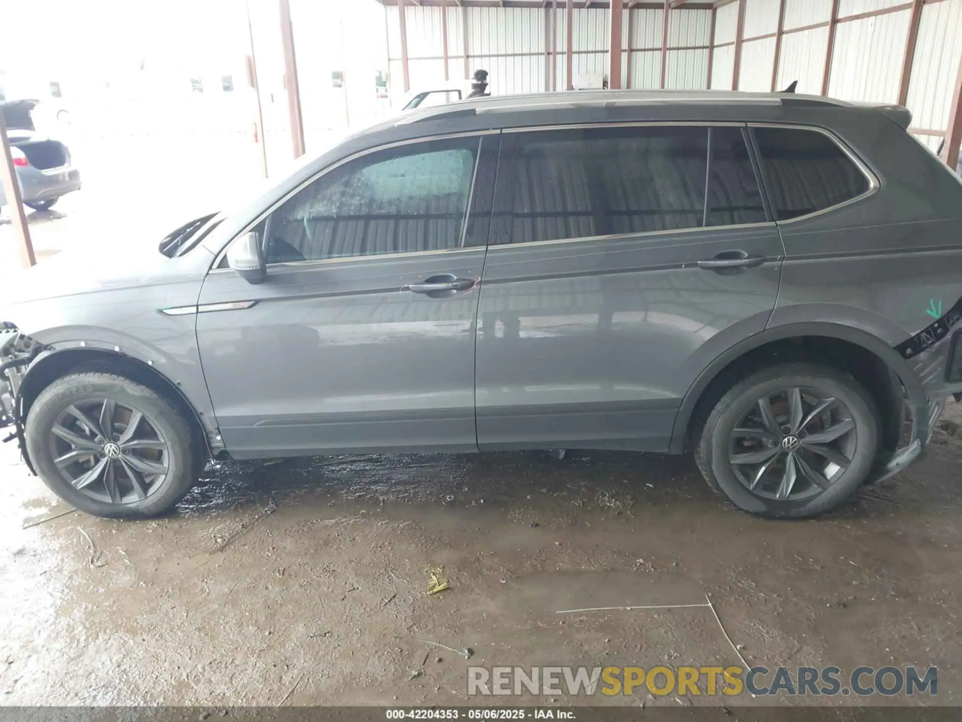 14 Photograph of a damaged car 3VV3B7AX2RM001187 VOLKSWAGEN TIGUAN 2024