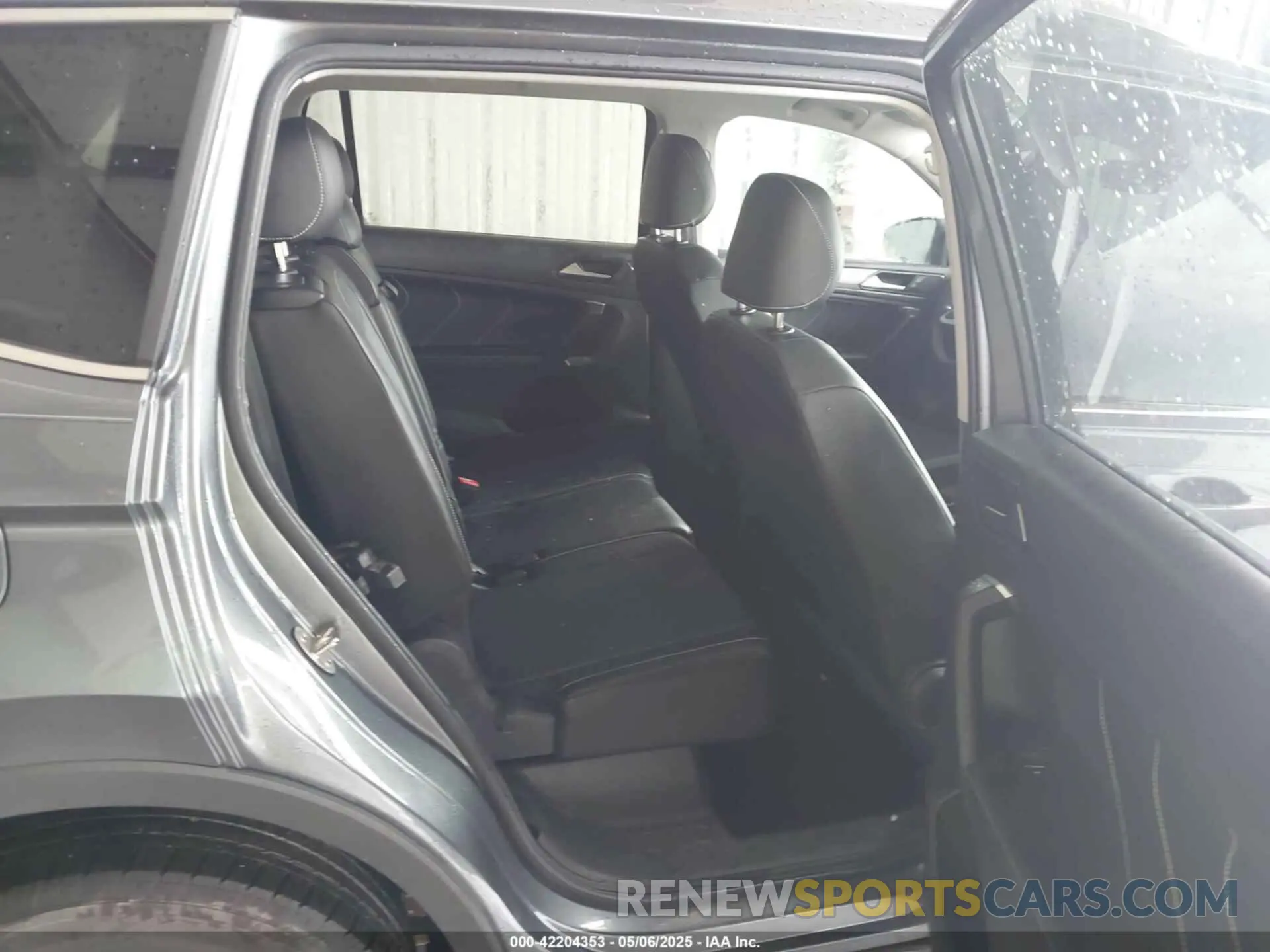 8 Photograph of a damaged car 3VV3B7AX2RM001187 VOLKSWAGEN TIGUAN 2024