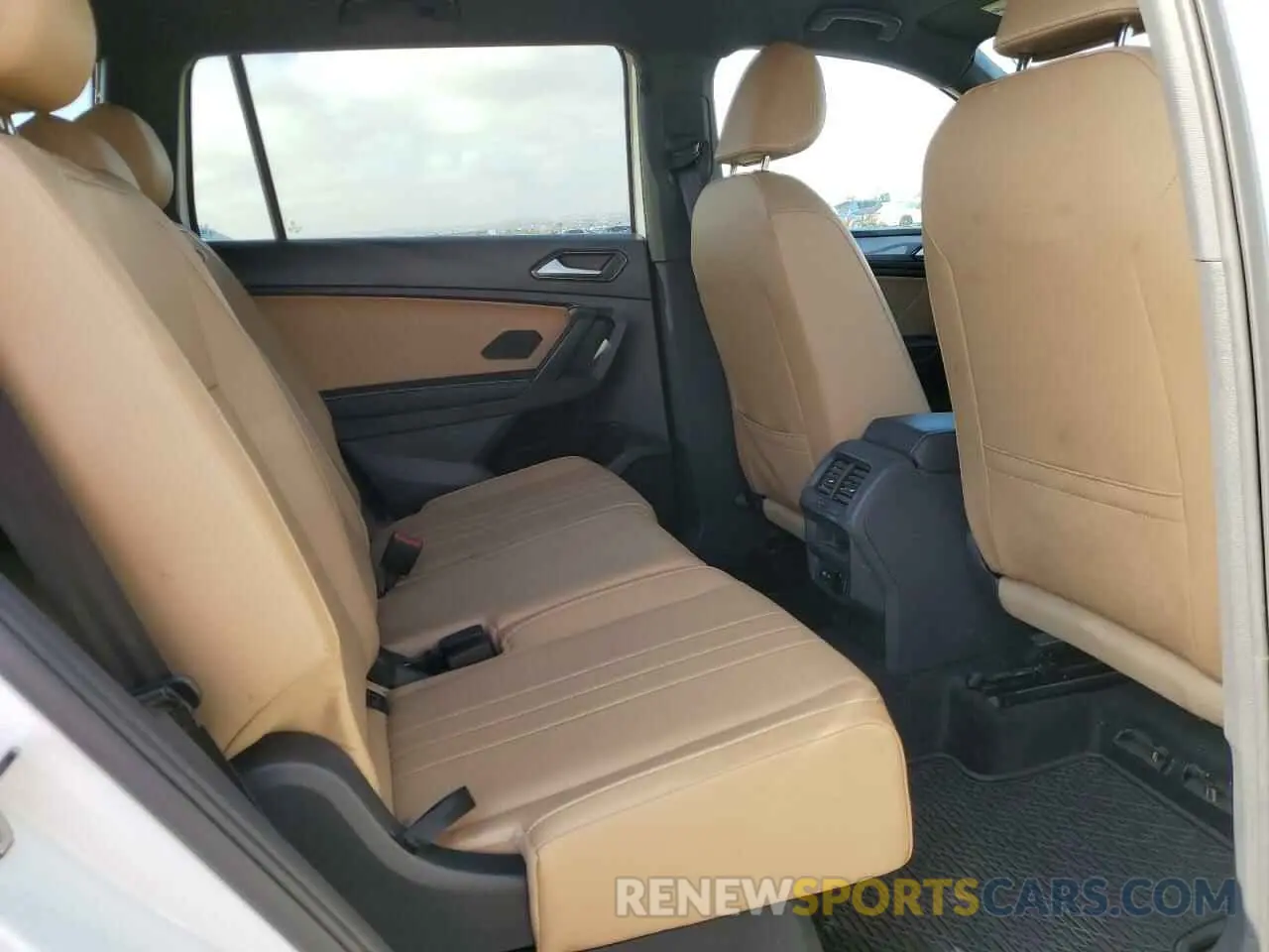 11 Photograph of a damaged car 3VV3B7AX3RM002039 VOLKSWAGEN TIGUAN 2024