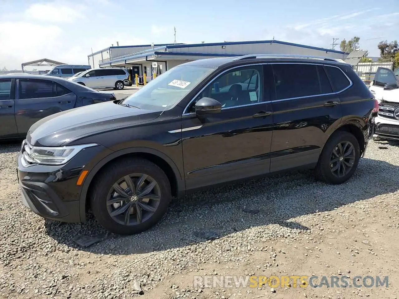 1 Фотография поврежденного автомобиля 3VV3B7AX4RM141404 VOLKSWAGEN TIGUAN 2024