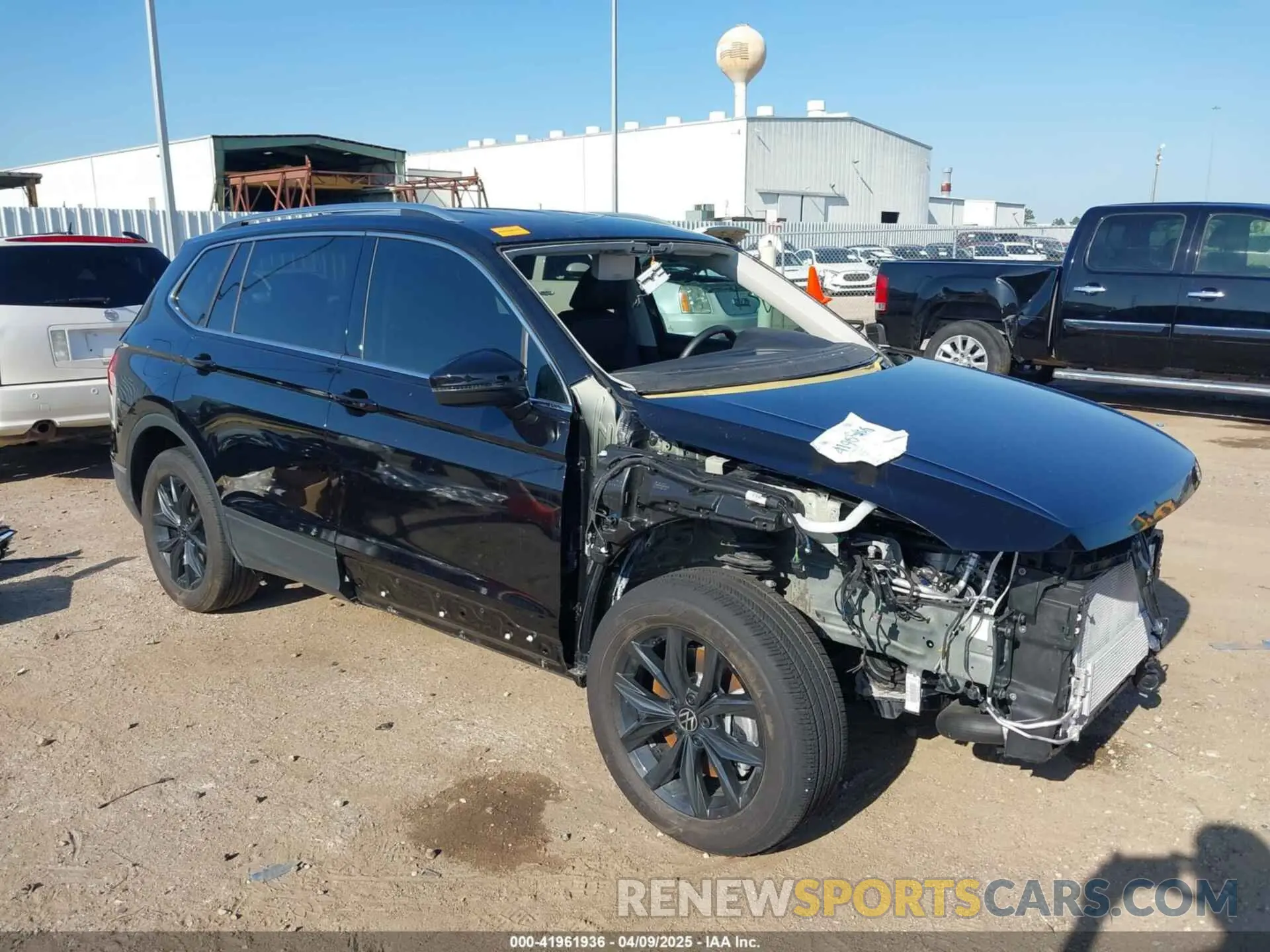 1 Photograph of a damaged car 3VV3B7AX4RM184821 VOLKSWAGEN TIGUAN 2024