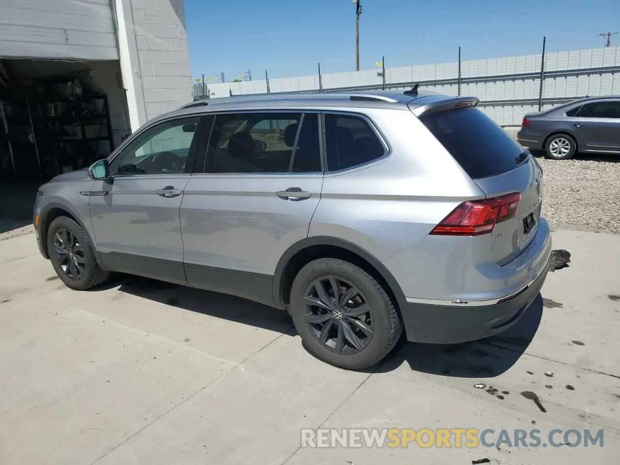2 Фотография поврежденного автомобиля 3VV3B7AXXRM048869 VOLKSWAGEN TIGUAN 2024