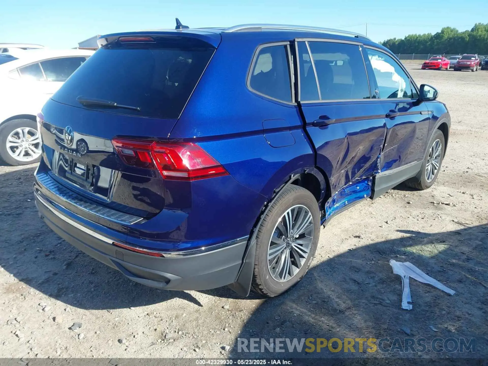 4 Photograph of a damaged car 3VV6B7AX5RM225695 VOLKSWAGEN TIGUAN 2024