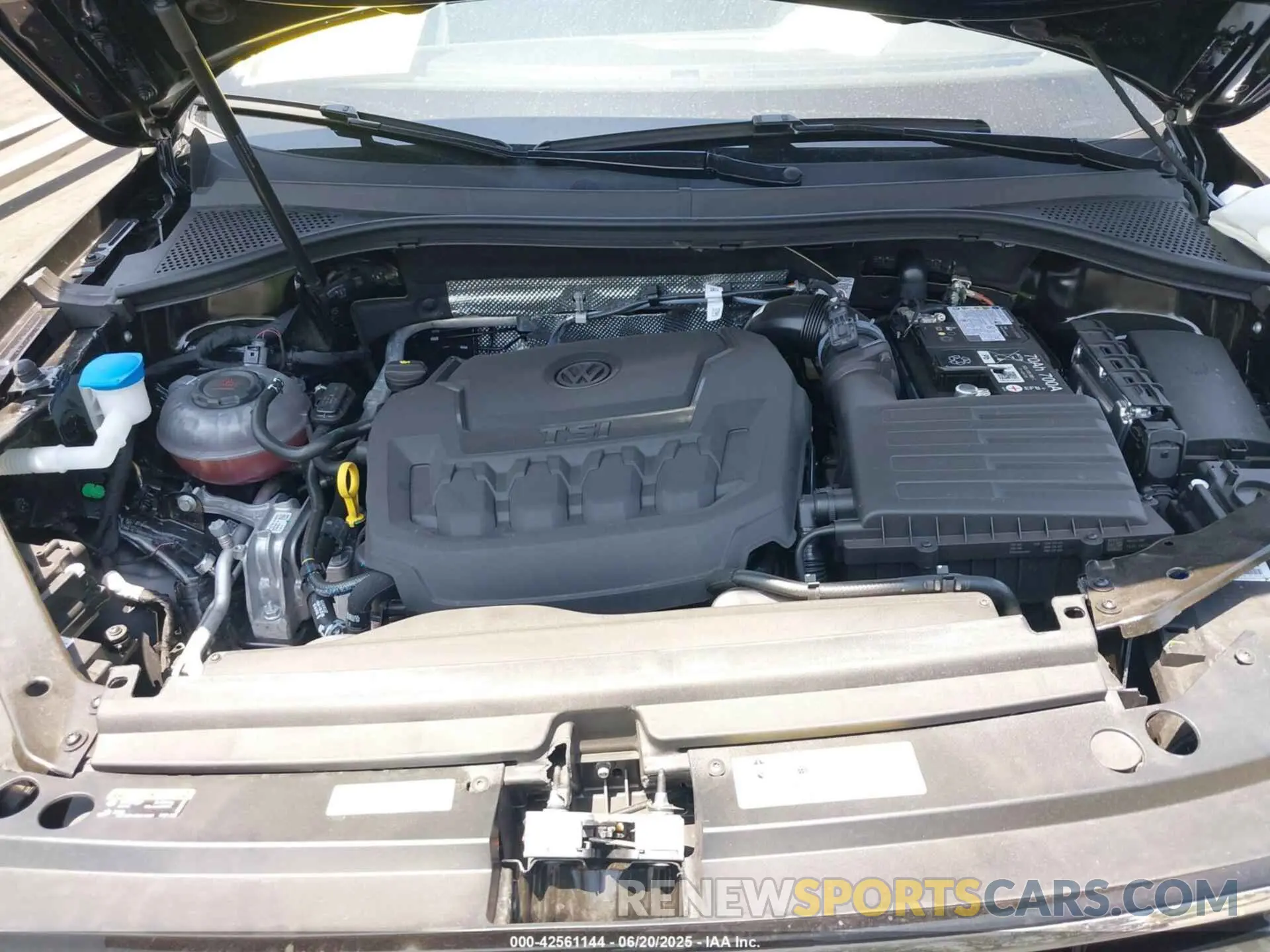 10 Photograph of a damaged car 3VV6B7AX5RM225731 VOLKSWAGEN TIGUAN 2024