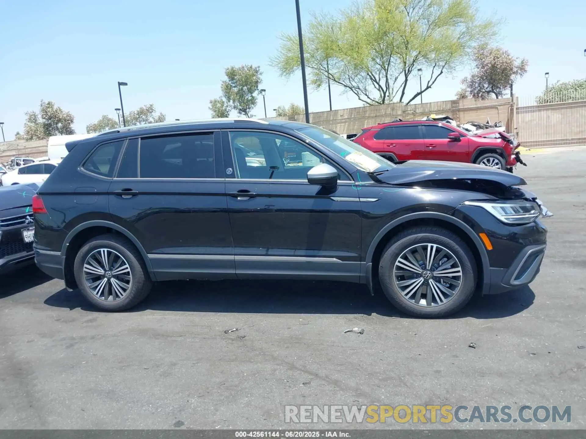 13 Photograph of a damaged car 3VV6B7AX5RM225731 VOLKSWAGEN TIGUAN 2024
