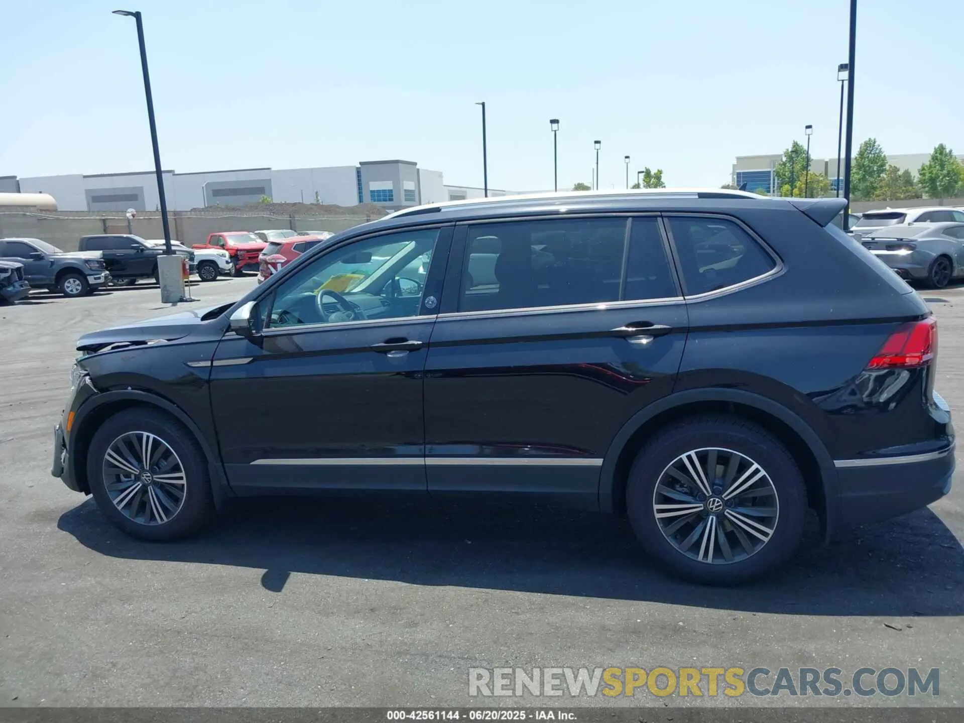 14 Photograph of a damaged car 3VV6B7AX5RM225731 VOLKSWAGEN TIGUAN 2024
