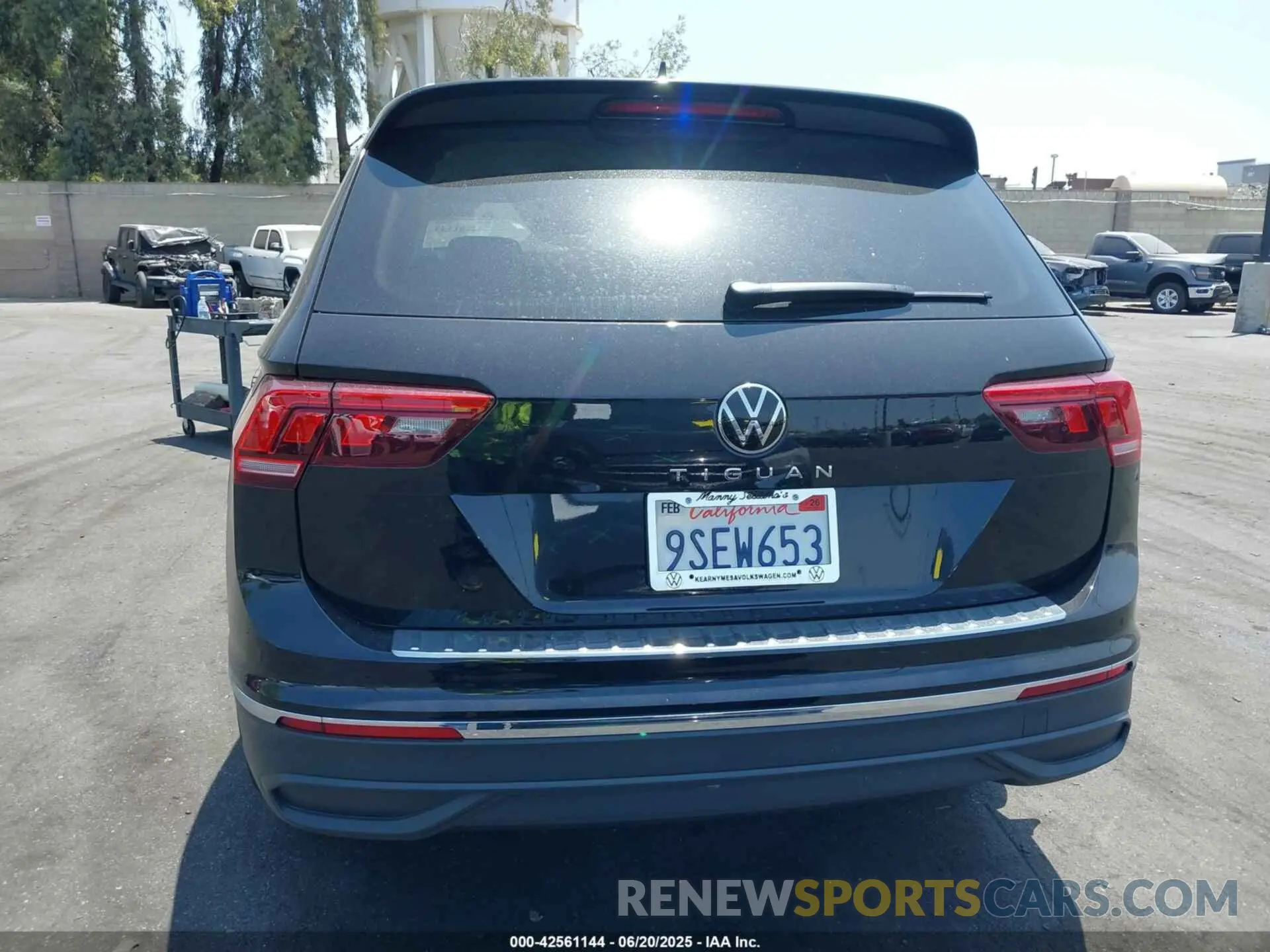 16 Photograph of a damaged car 3VV6B7AX5RM225731 VOLKSWAGEN TIGUAN 2024