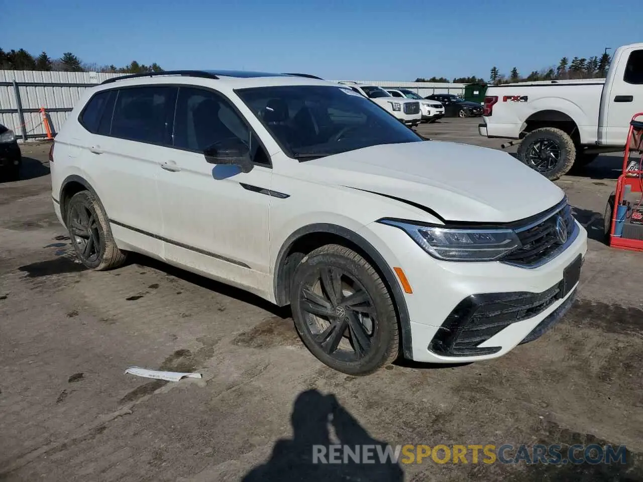 4 Photograph of a damaged car 3VV8B7AX0RM210689 VOLKSWAGEN TIGUAN 2024