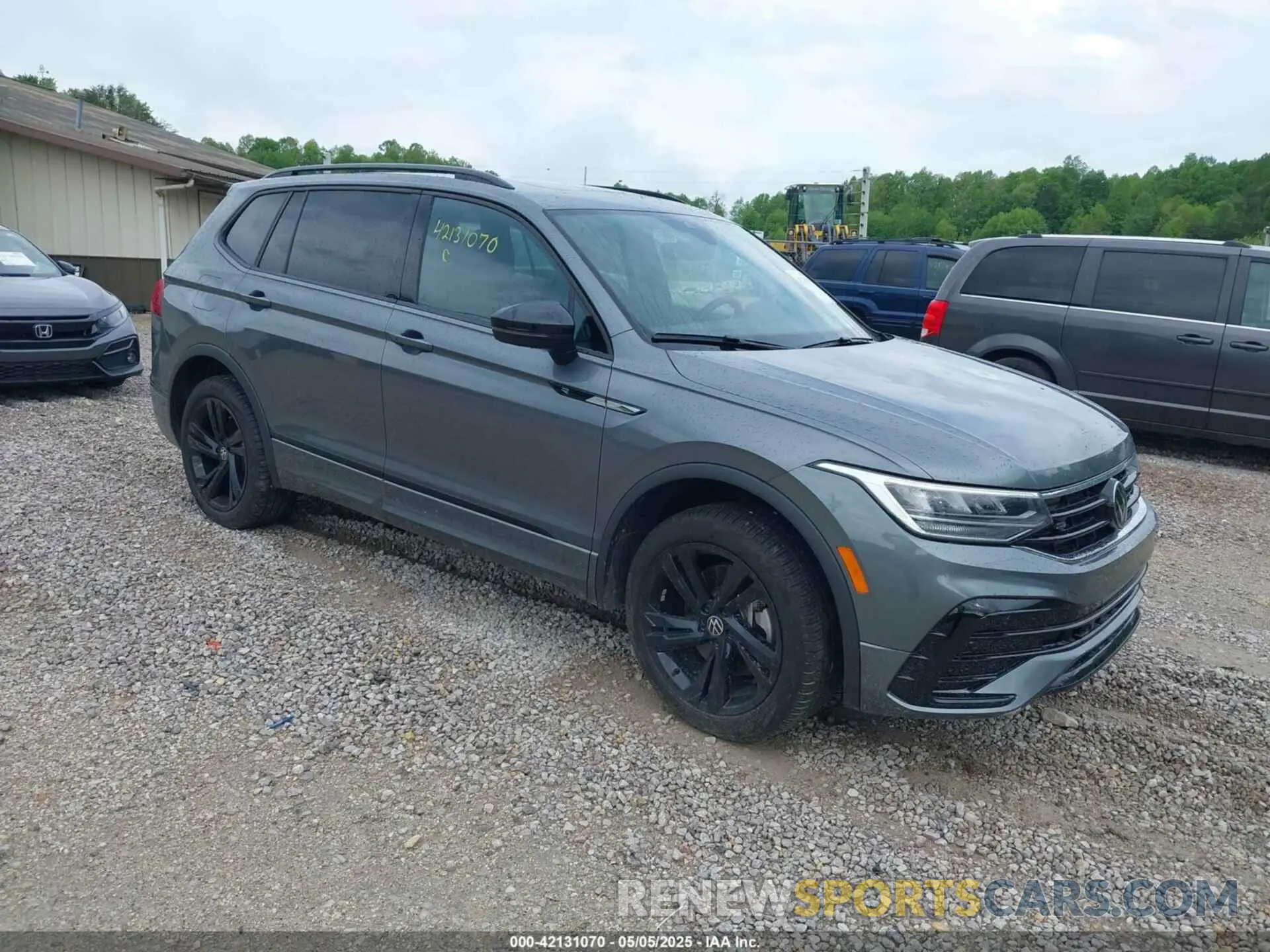 1 Фотография поврежденного автомобиля 3VV8B7AX1RM181025 VOLKSWAGEN TIGUAN 2024