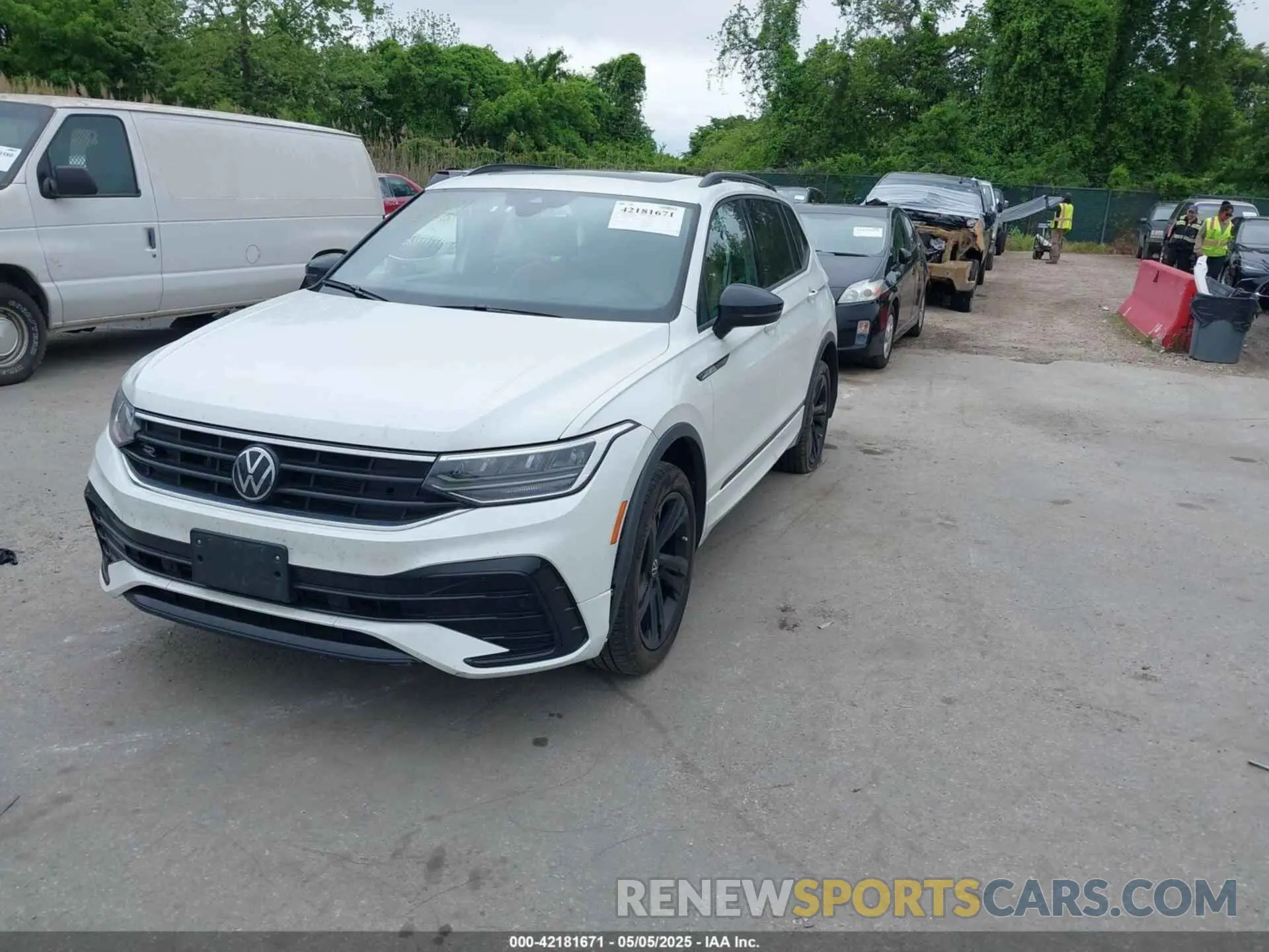 2 Photograph of a damaged car 3VV8B7AX3RM019431 VOLKSWAGEN TIGUAN 2024