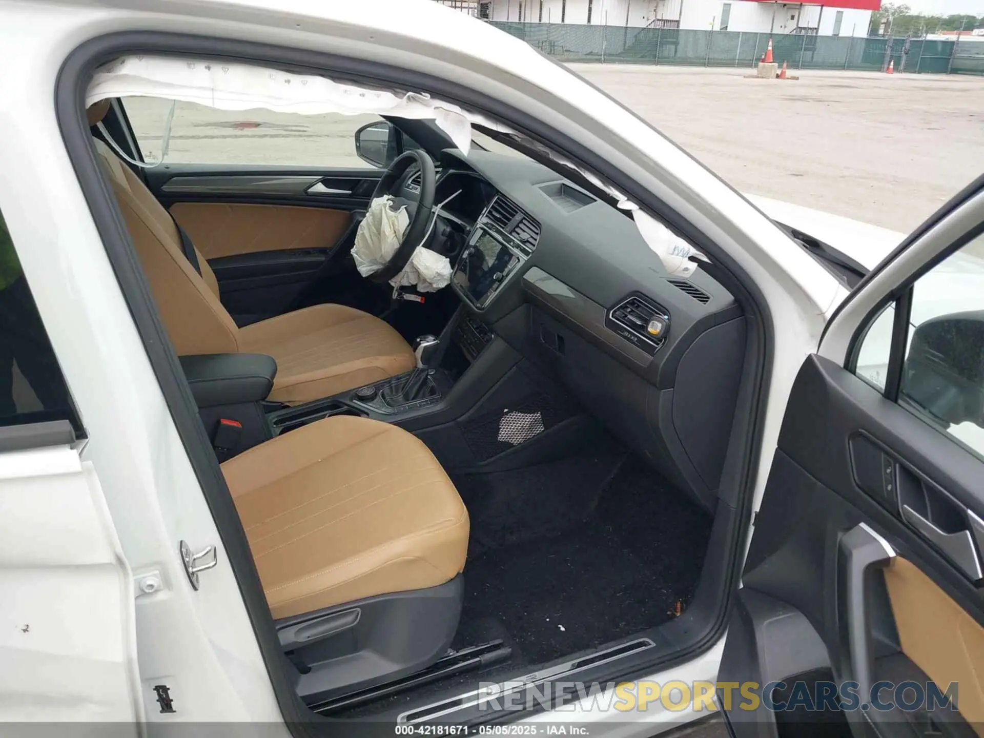 5 Photograph of a damaged car 3VV8B7AX3RM019431 VOLKSWAGEN TIGUAN 2024