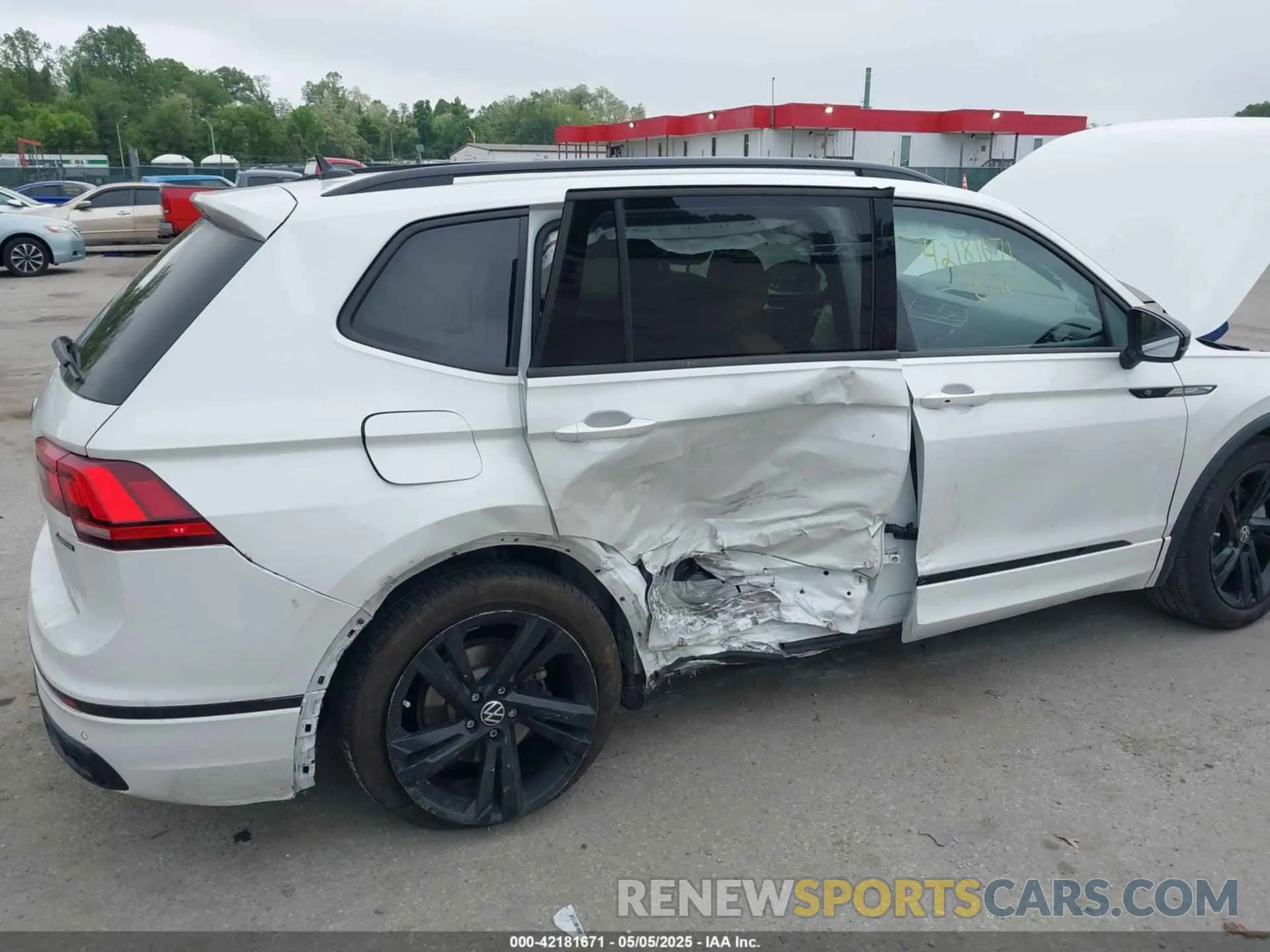 6 Photograph of a damaged car 3VV8B7AX3RM019431 VOLKSWAGEN TIGUAN 2024