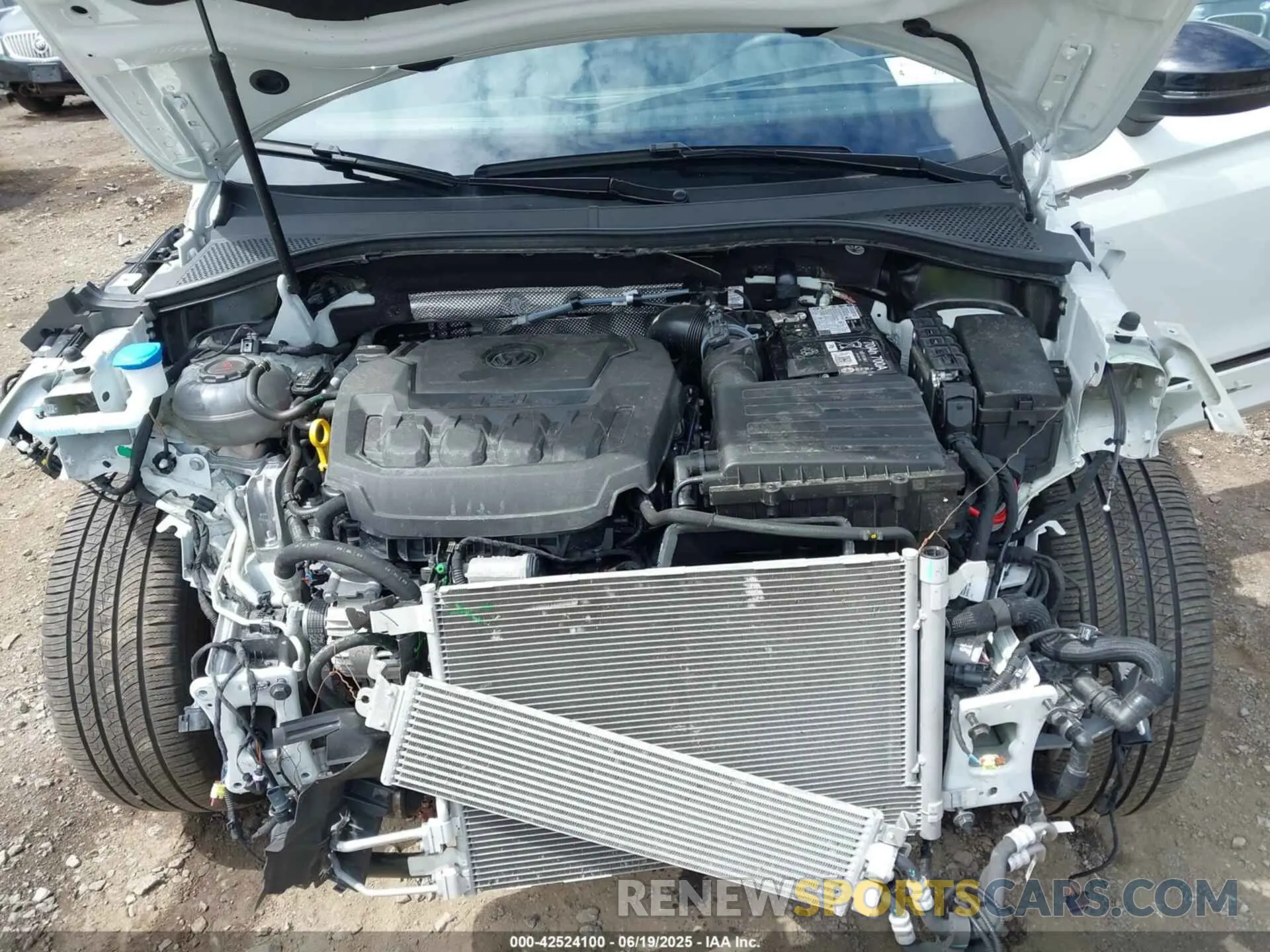 10 Photograph of a damaged car 3VV8B7AX3RM111526 VOLKSWAGEN TIGUAN 2024