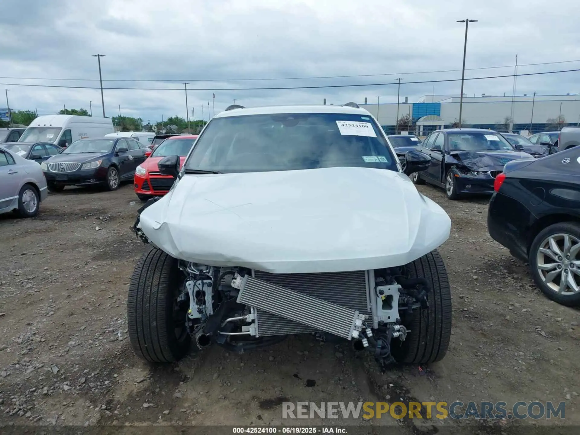 13 Photograph of a damaged car 3VV8B7AX3RM111526 VOLKSWAGEN TIGUAN 2024