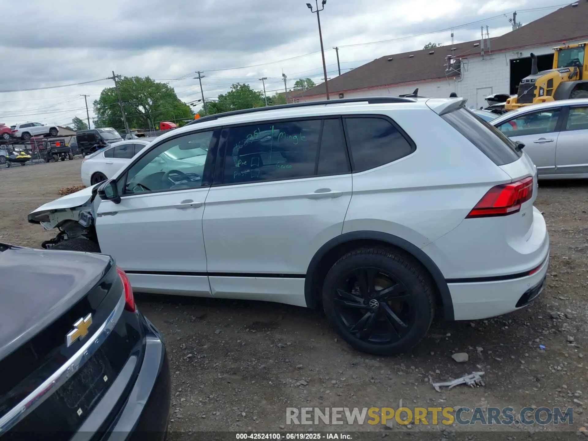 15 Photograph of a damaged car 3VV8B7AX3RM111526 VOLKSWAGEN TIGUAN 2024