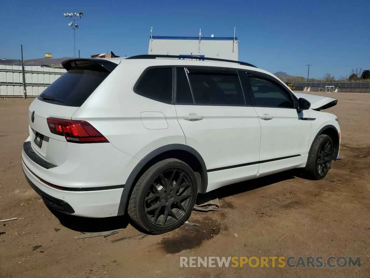 3 Photograph of a damaged car 3VV8B7AX4RM063972 VOLKSWAGEN TIGUAN 2024
