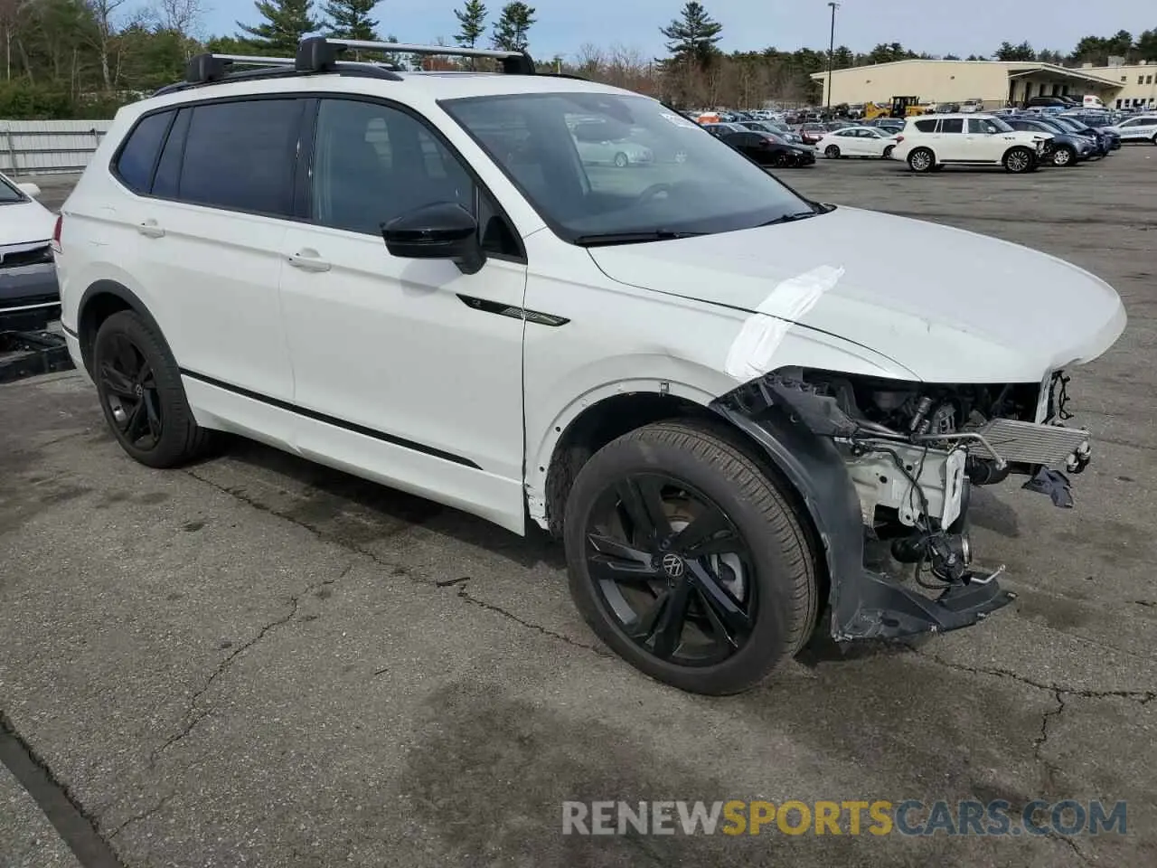 4 Photograph of a damaged car 3VV8B7AX5RM115187 VOLKSWAGEN TIGUAN 2024