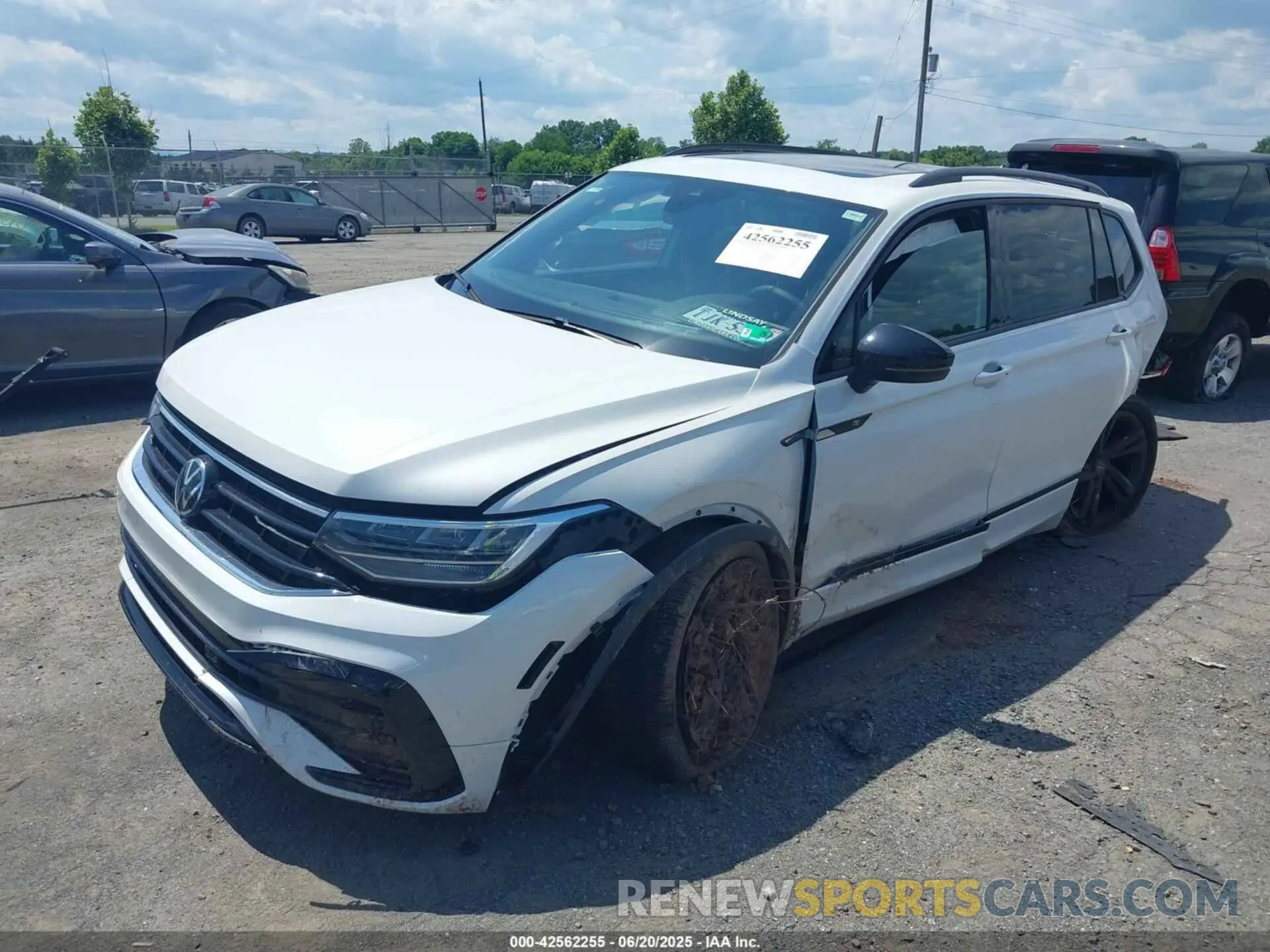 2 Photograph of a damaged car 3VV8B7AX6RM058451 VOLKSWAGEN TIGUAN 2024