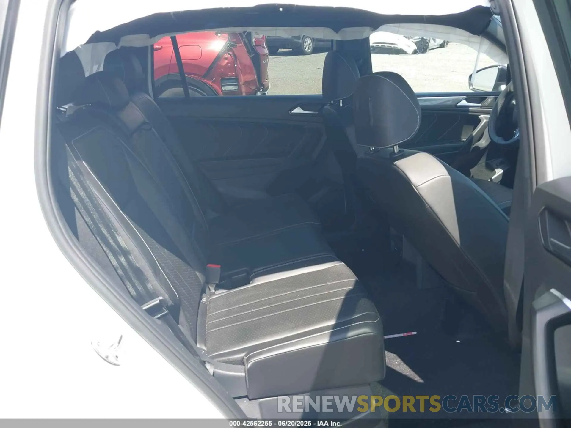 8 Photograph of a damaged car 3VV8B7AX6RM058451 VOLKSWAGEN TIGUAN 2024