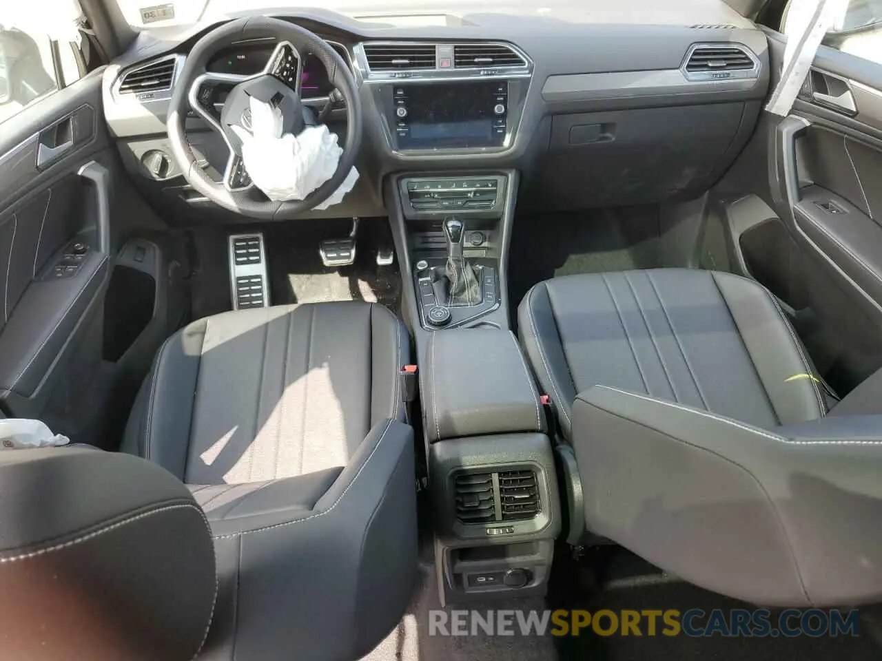 8 Photograph of a damaged car 3VV8B7AX9RM221447 VOLKSWAGEN TIGUAN 2024