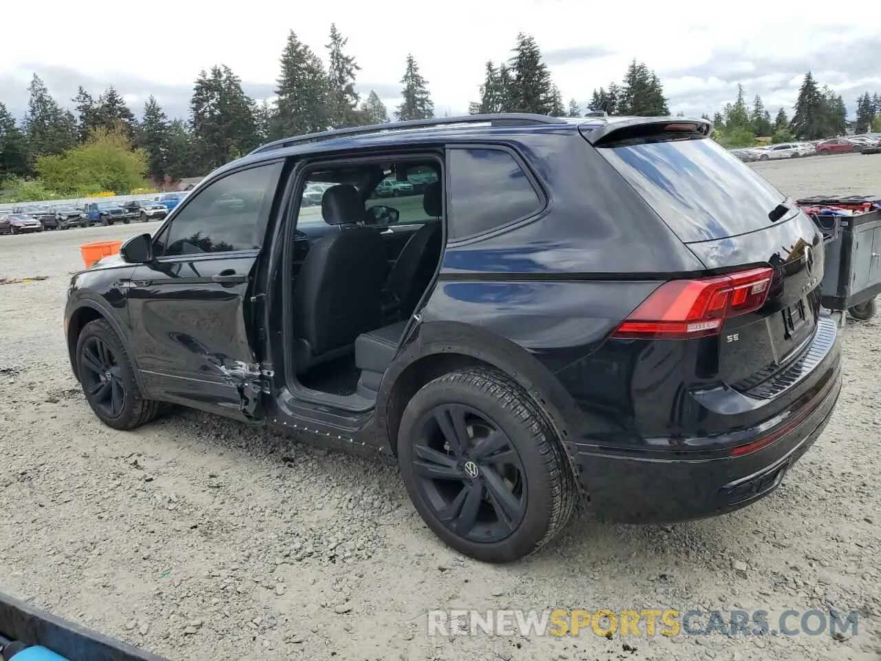 2 Photograph of a damaged car 3VV8B7AXXRM063670 VOLKSWAGEN TIGUAN 2024