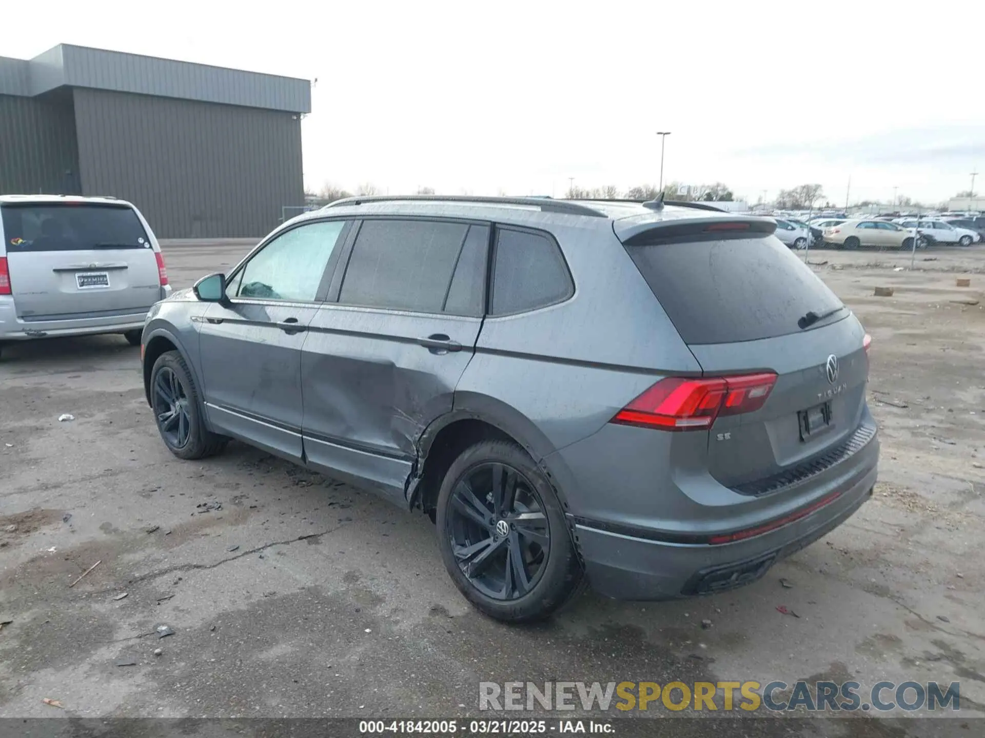 3 Фотография поврежденного автомобиля 3VV8B7AXXRM116335 VOLKSWAGEN TIGUAN 2024